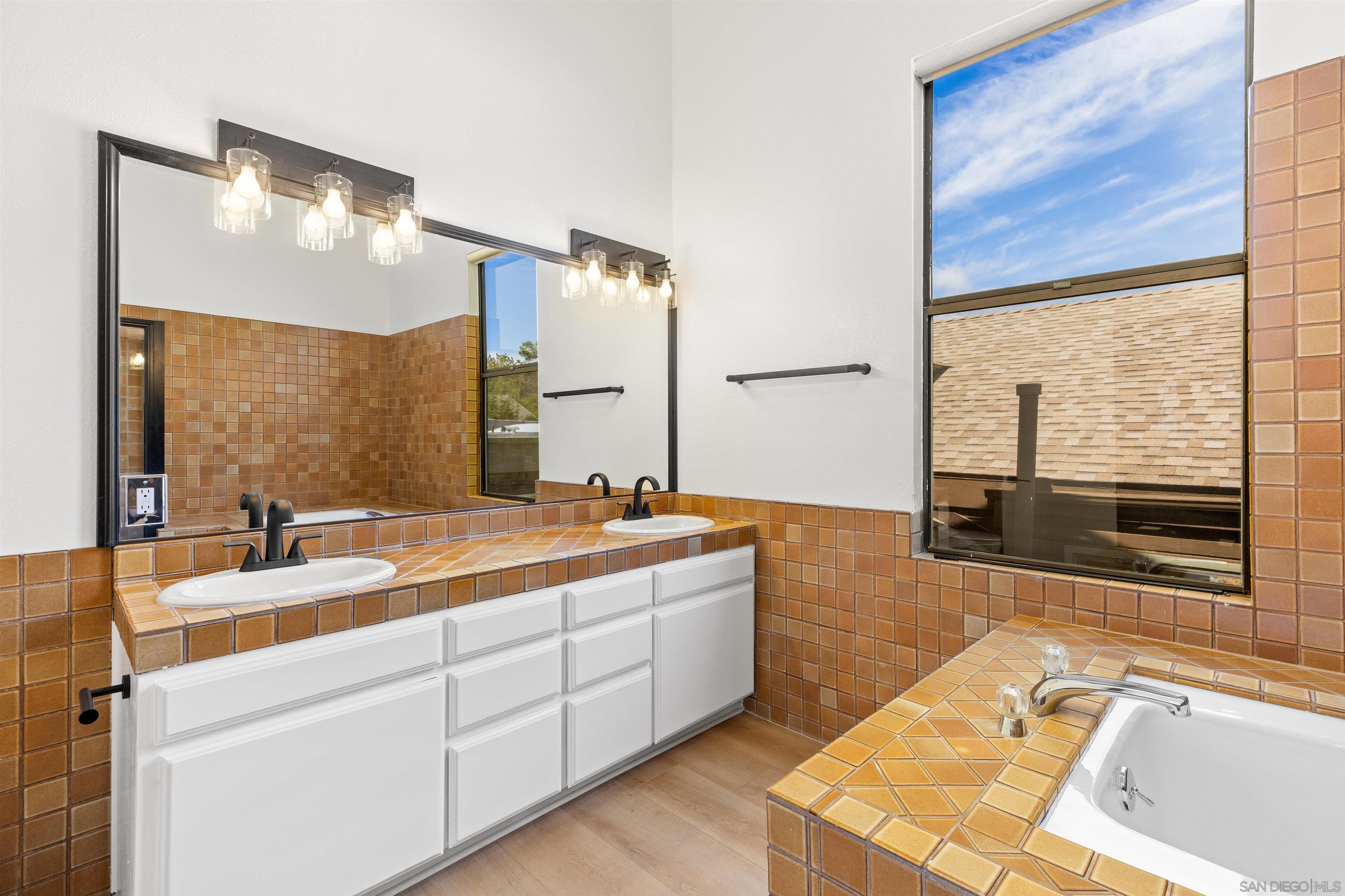 Detail Gallery Image 19 of 45 For 13645  Pine Needles Dr, Del Mar,  CA 92014 - 4 Beds | 2/1 Baths