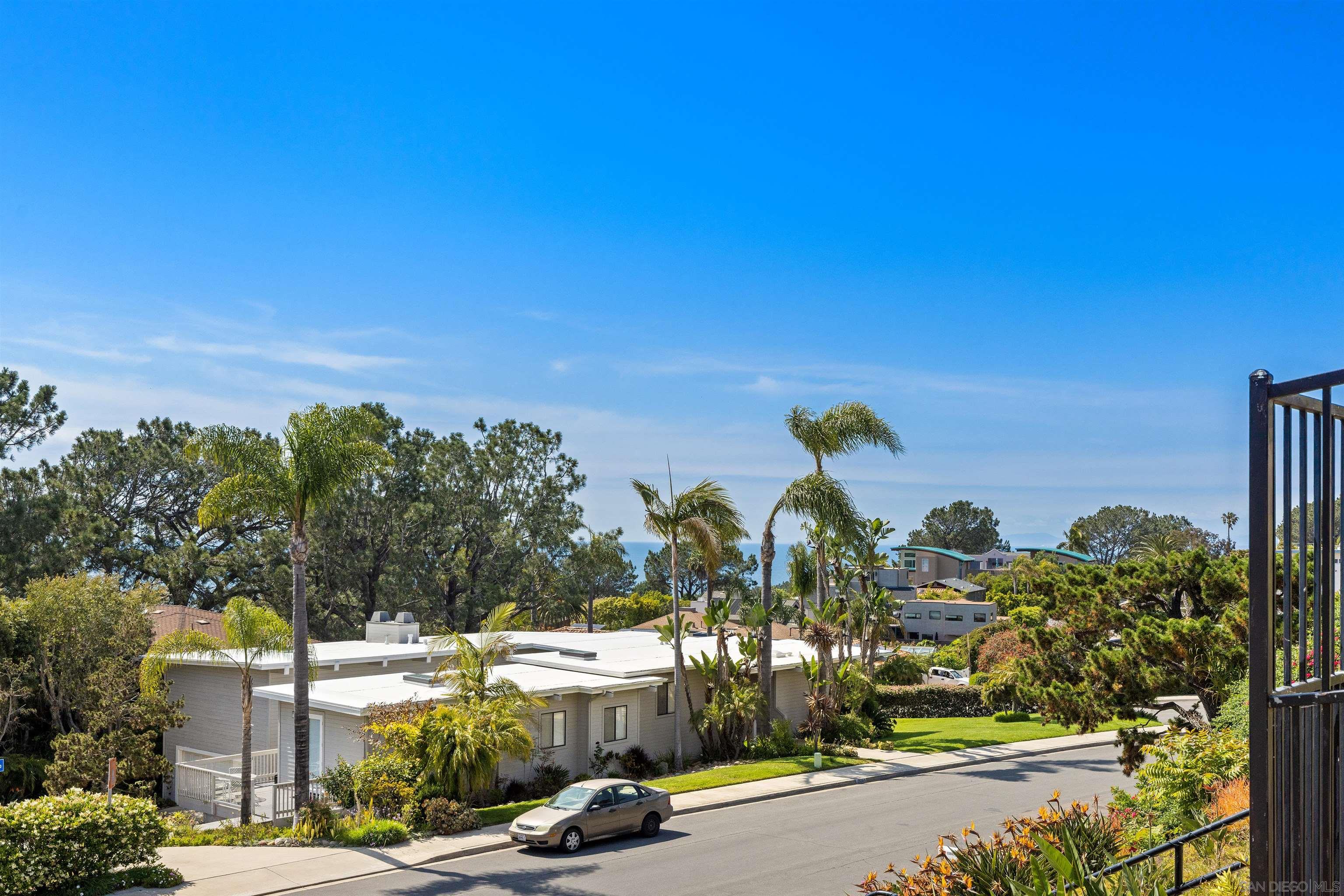 Detail Gallery Image 7 of 45 For 13645  Pine Needles Dr, Del Mar,  CA 92014 - 4 Beds | 2/1 Baths