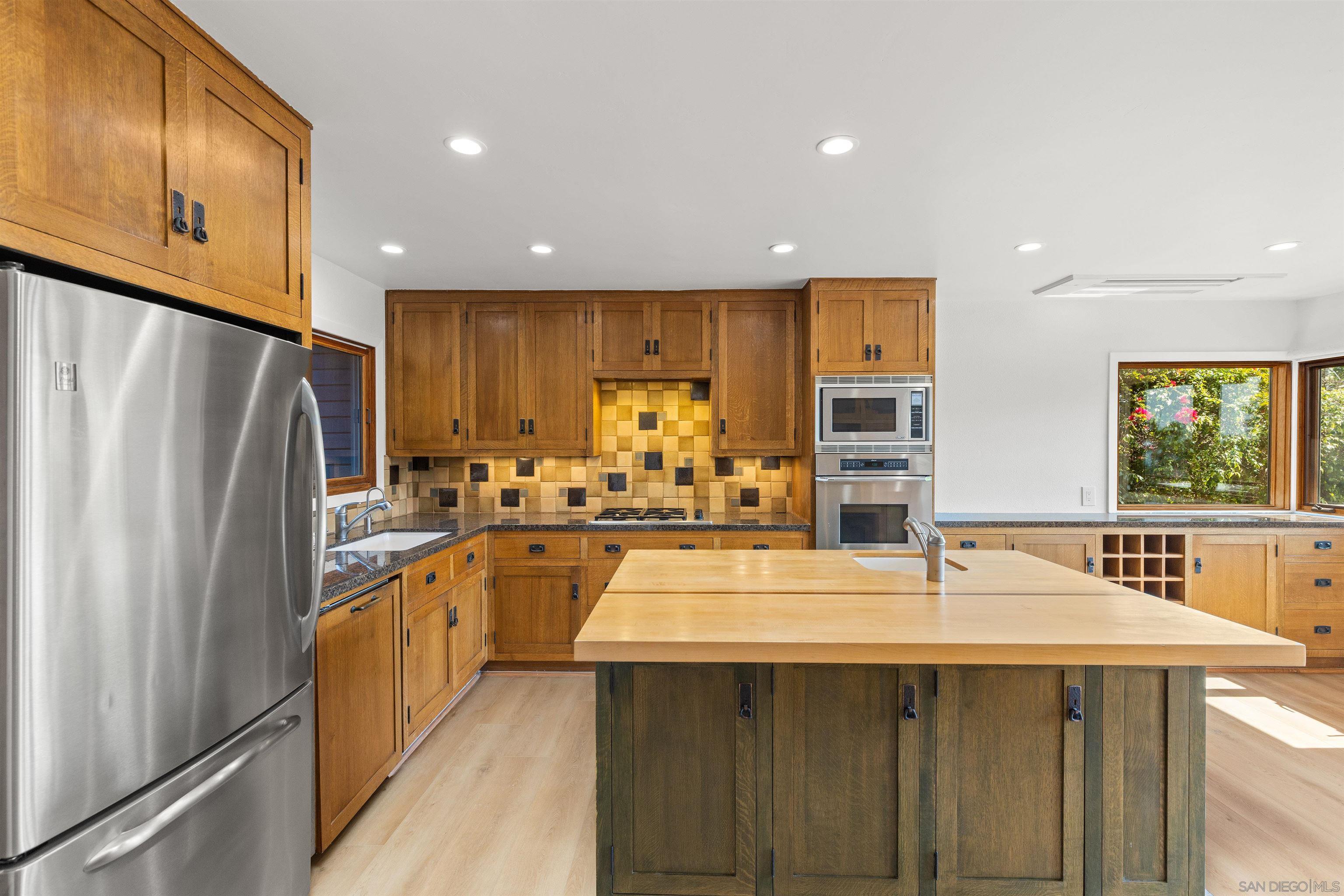 Detail Gallery Image 8 of 45 For 13645  Pine Needles Dr, Del Mar,  CA 92014 - 4 Beds | 2/1 Baths