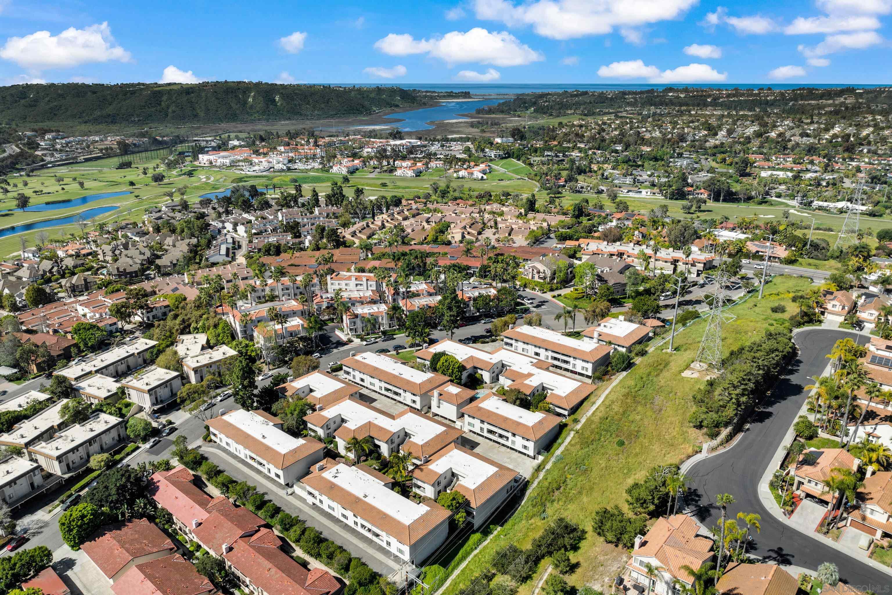 Detail Gallery Image 2 of 51 For 2308  Altisma Way  #118,  Carlsbad,  CA 92009 - 2 Beds | 2 Baths