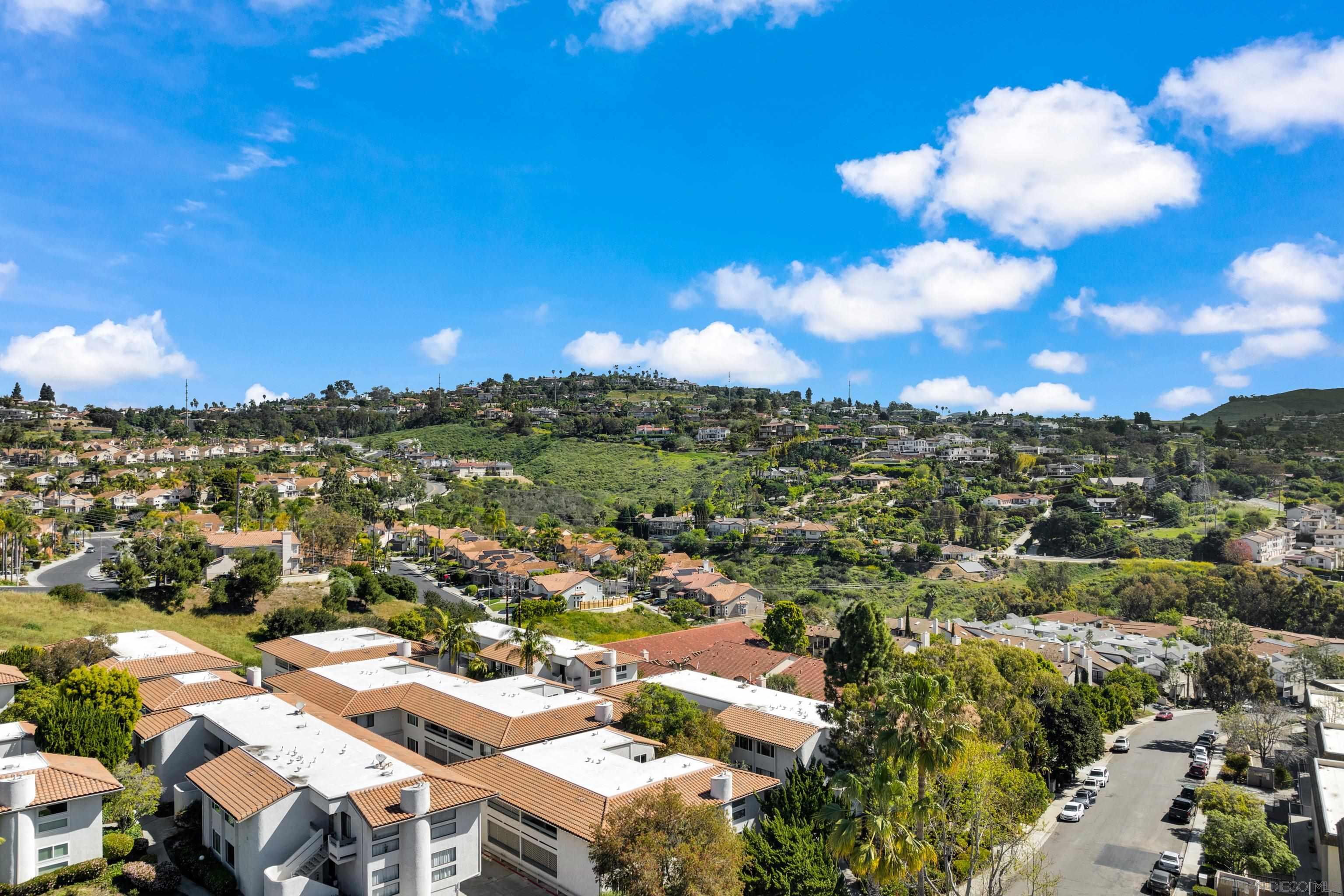 Detail Gallery Image 4 of 51 For 2308  Altisma Way  #118,  Carlsbad,  CA 92009 - 2 Beds | 2 Baths