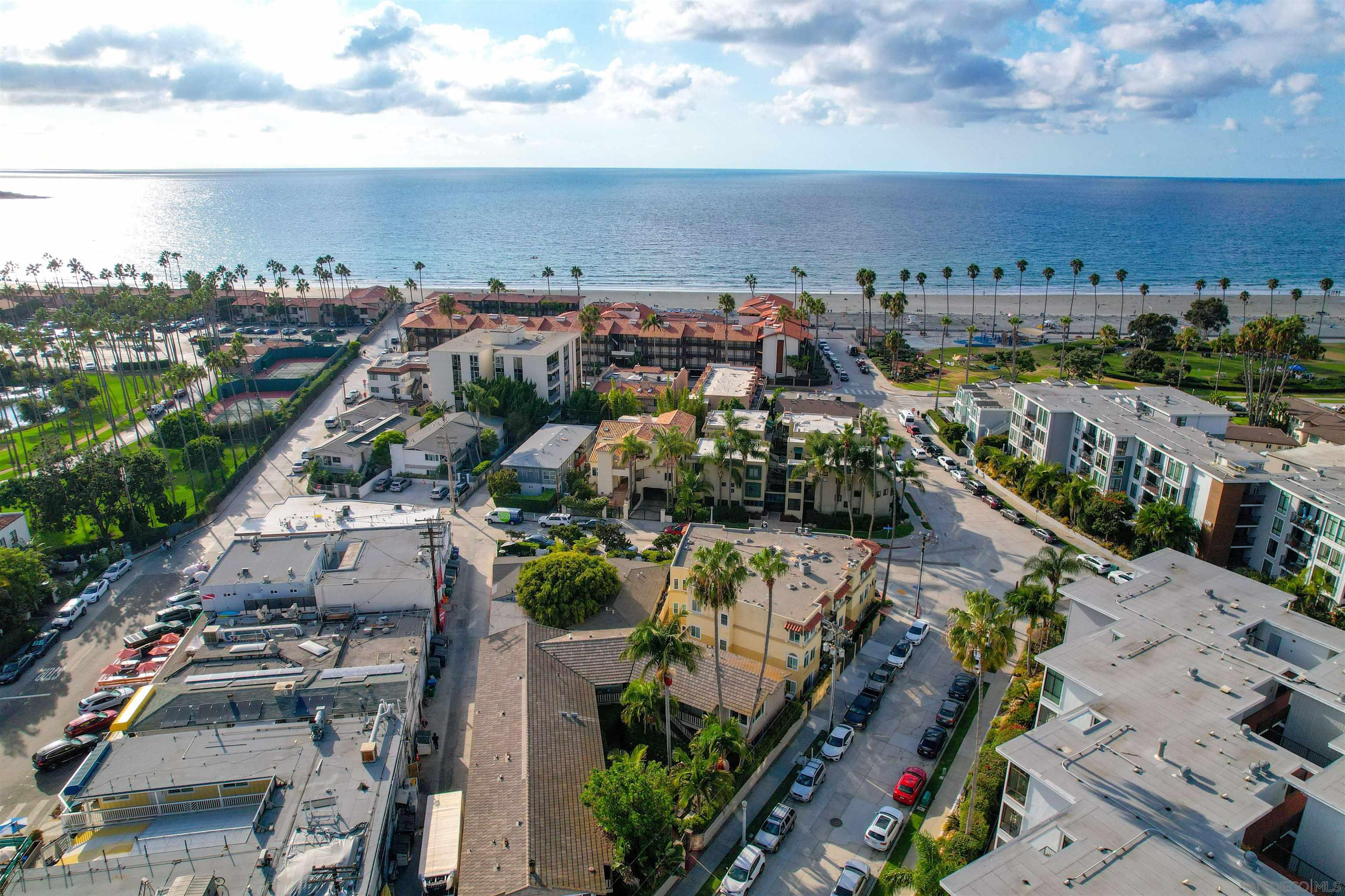 Detail Gallery Image 18 of 25 For 8121  Camino Del Sol  #101,  La Jolla,  CA 92037 - 3 Beds | 2 Baths