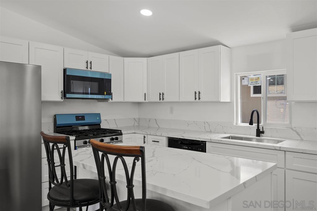 Detail Gallery Image 8 of 25 For 10767  Jamacha Blvd  Spc 62,  Spring Valley,  CA 91978 - 3 Beds | 2 Baths