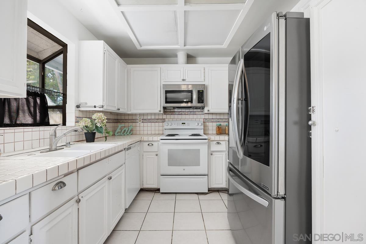 Detail Gallery Image 11 of 24 For 1940  Fairway Circle Dr, San Marcos,  CA 92078 - 3 Beds | 2 Baths