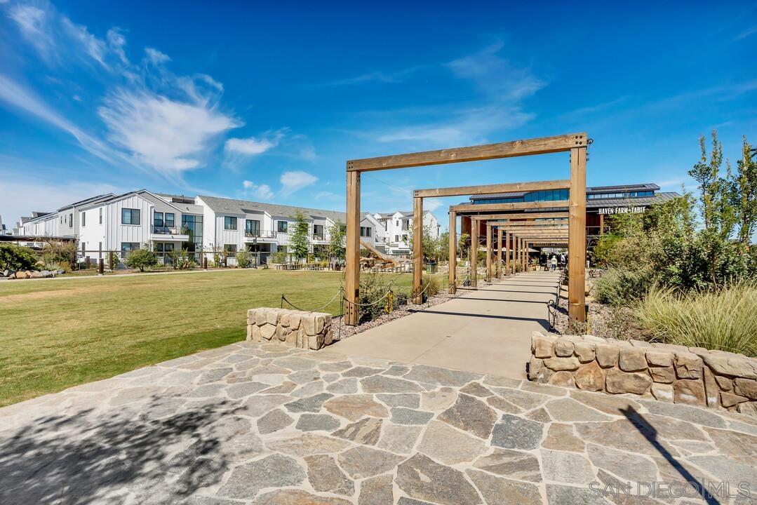 Detail Gallery Image 25 of 25 For 1103  Catania Dr  104, Encinitas,  CA 92024 - 2 Beds | 2 Baths