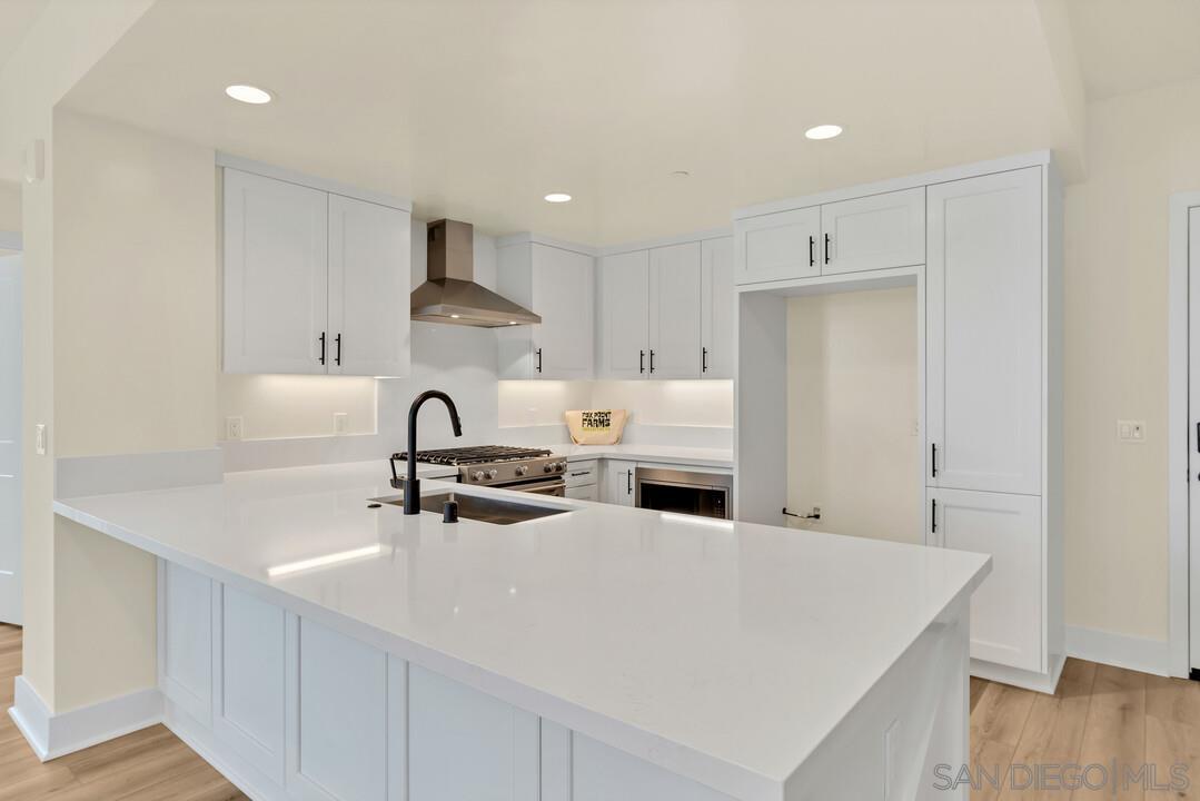 Detail Gallery Image 7 of 25 For 1103  Catania Dr  104, Encinitas,  CA 92024 - 2 Beds | 2 Baths