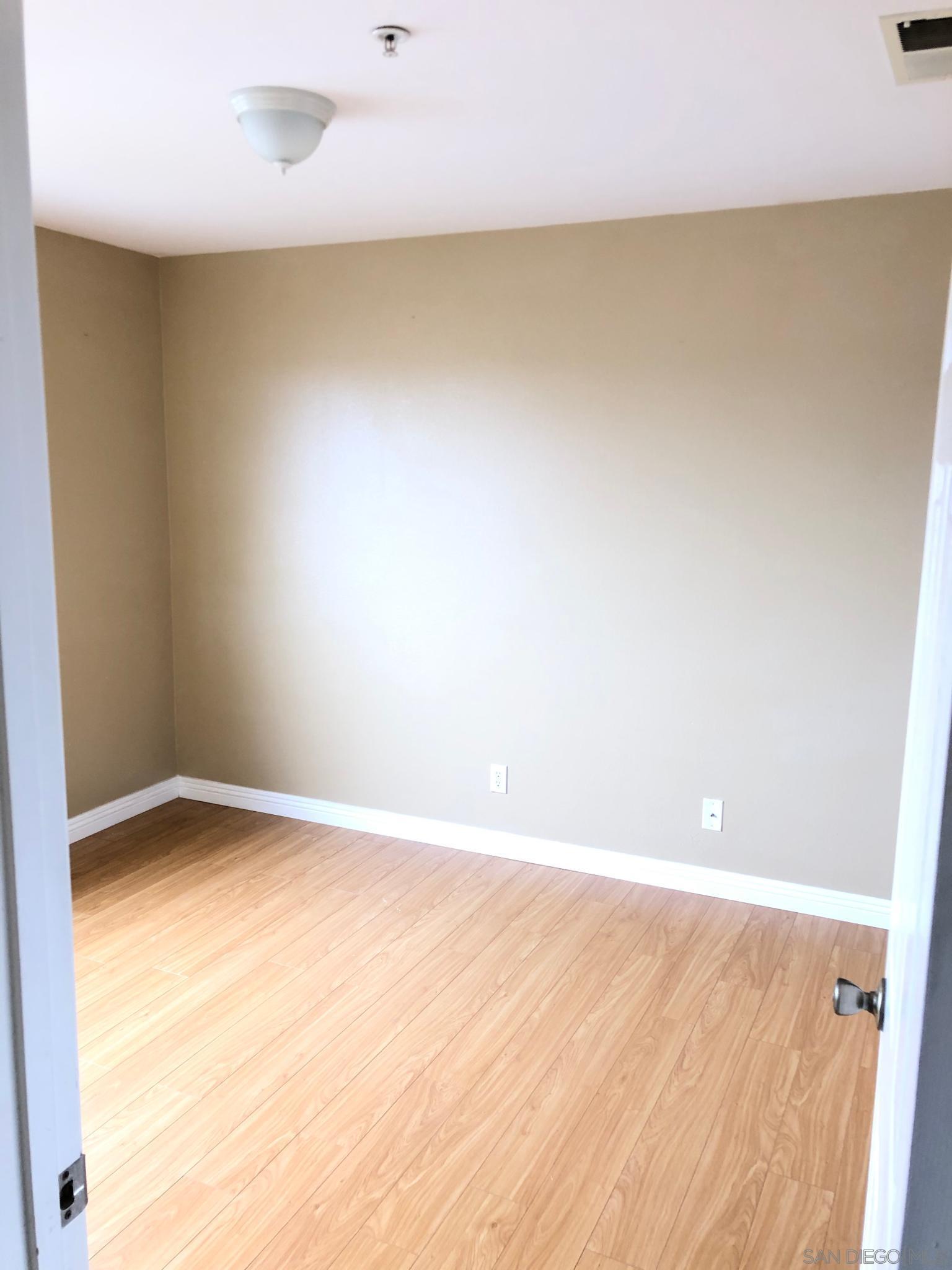 Detail Gallery Image 8 of 15 For 7280  Hyatt St  3, San Diego,  CA 92111 - 3 Beds | 2/1 Baths