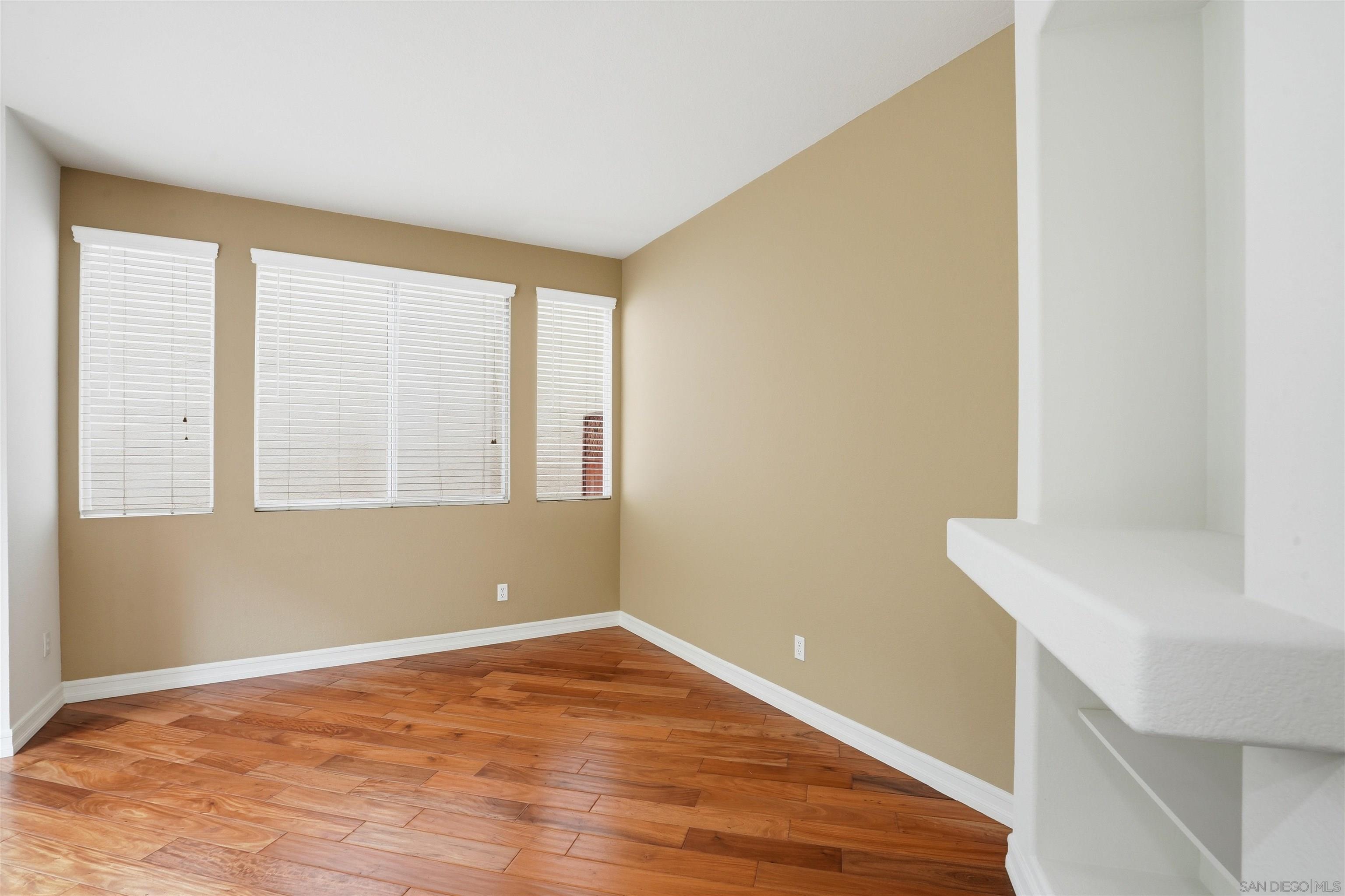 Detail Gallery Image 11 of 33 For 10973  Caminito Arcada, San Diego,  CA 92131 - 3 Beds | 2/1 Baths