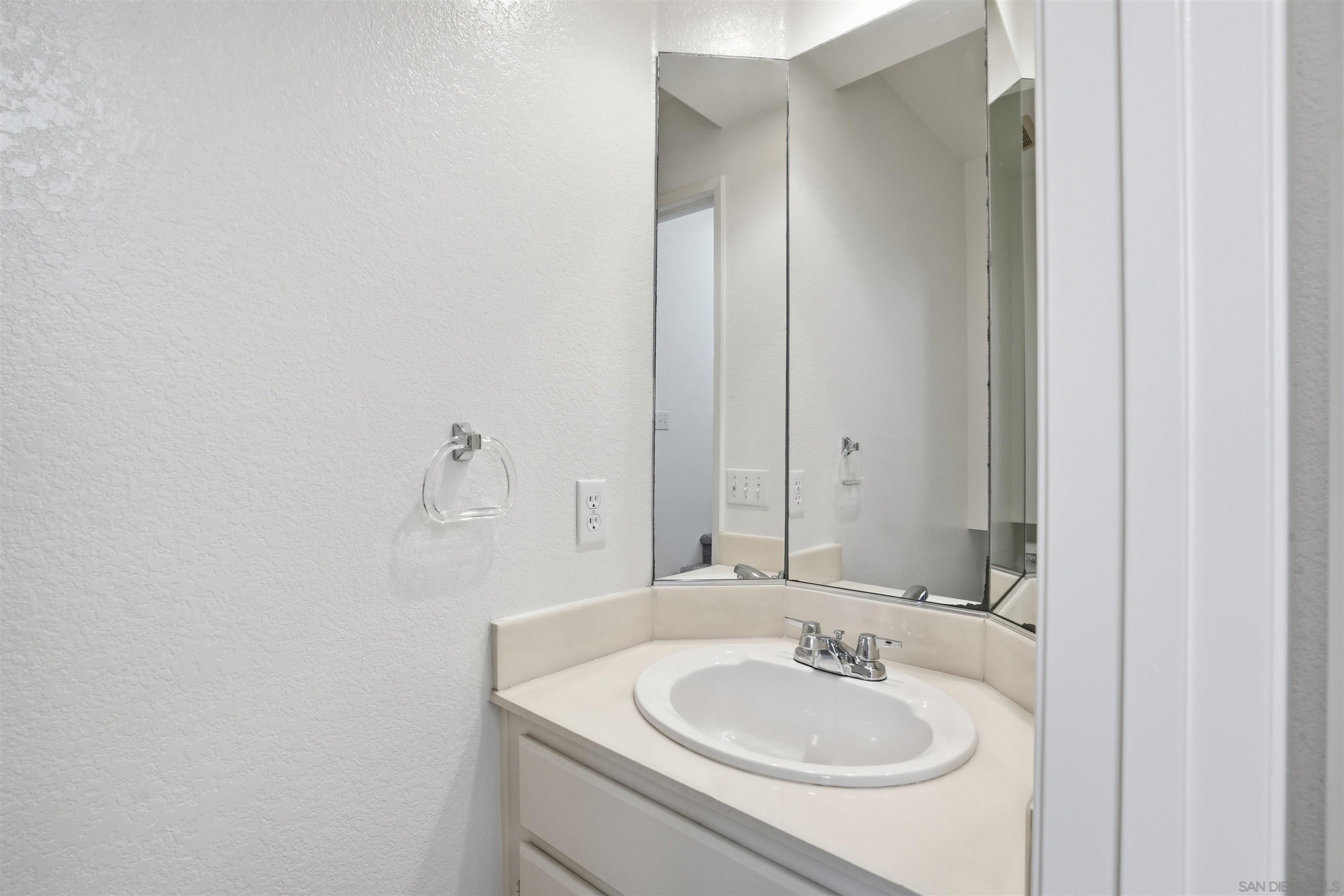 Detail Gallery Image 17 of 33 For 10973  Caminito Arcada, San Diego,  CA 92131 - 3 Beds | 2/1 Baths