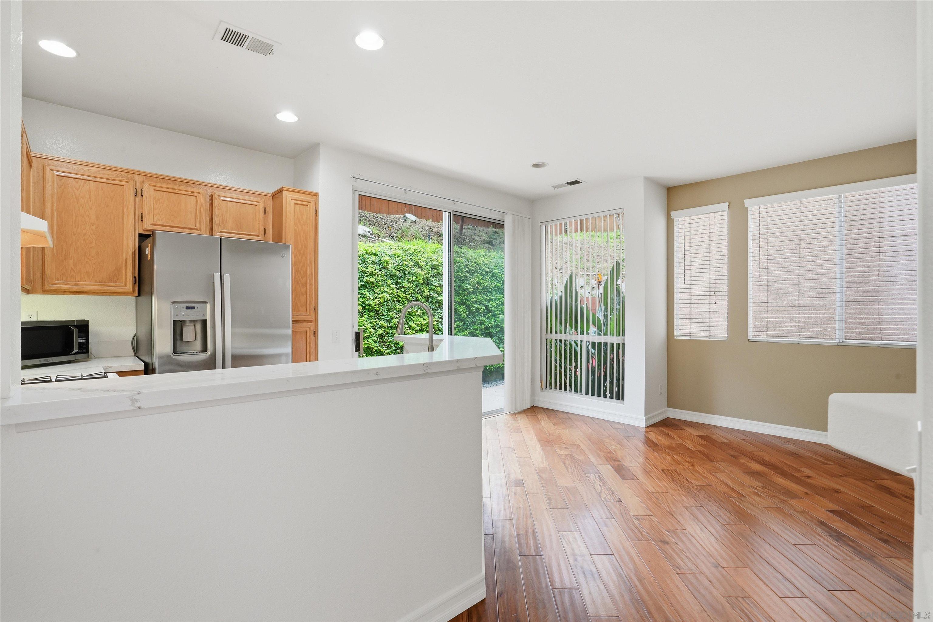 Detail Gallery Image 8 of 33 For 10973  Caminito Arcada, San Diego,  CA 92131 - 3 Beds | 2/1 Baths