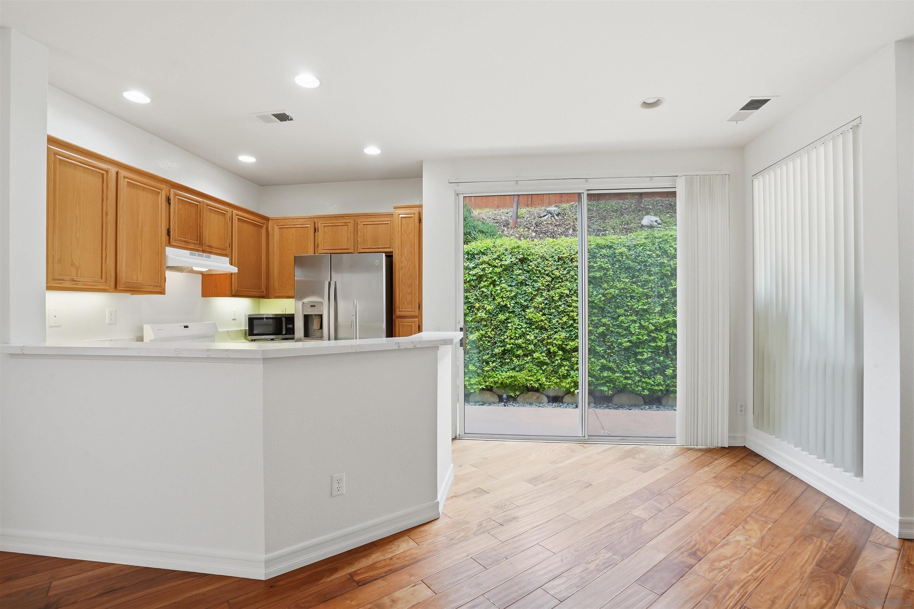 Detail Gallery Image 9 of 33 For 10973  Caminito Arcada, San Diego,  CA 92131 - 3 Beds | 2/1 Baths
