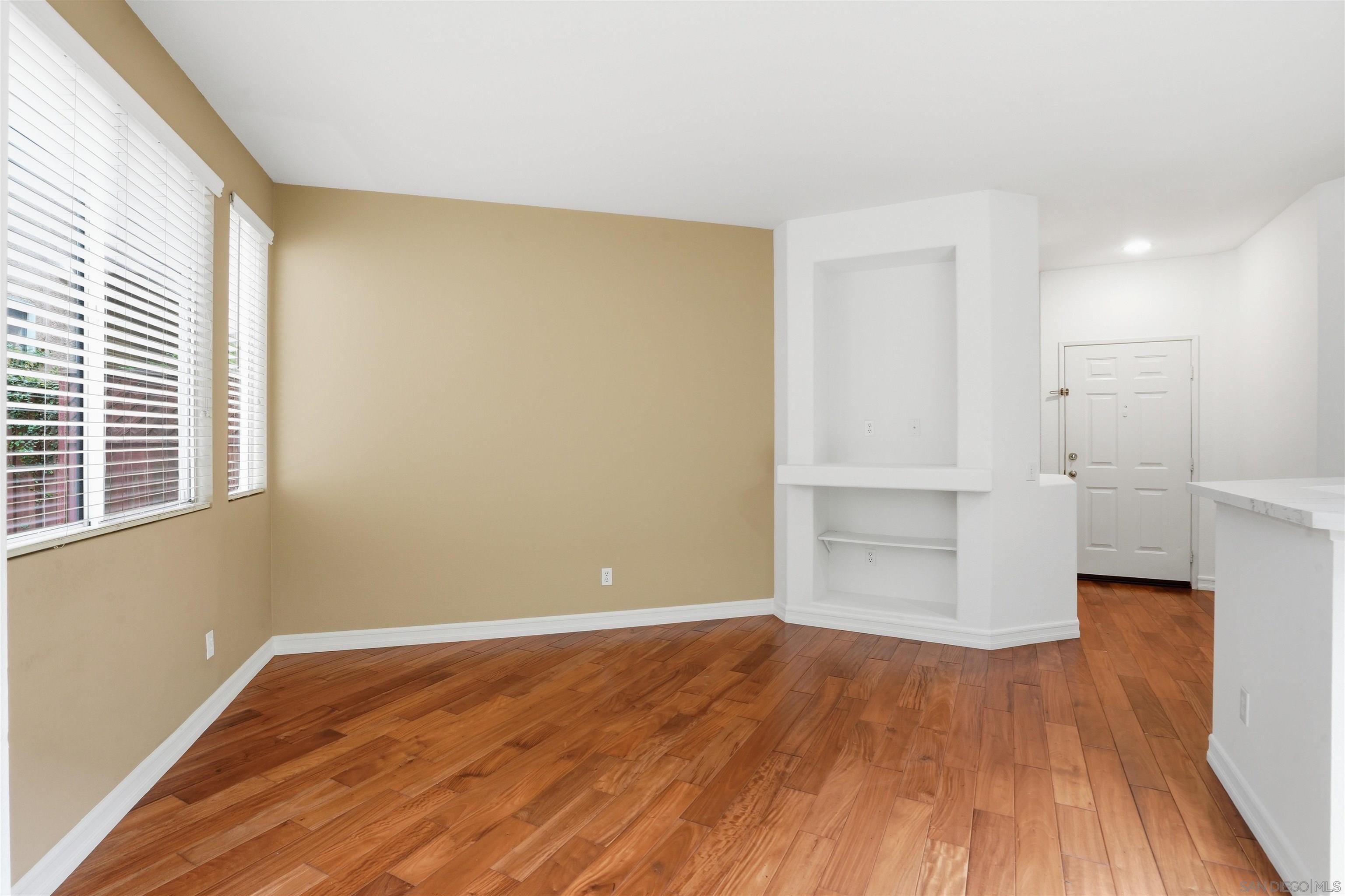 Detail Gallery Image 10 of 33 For 10973  Caminito Arcada, San Diego,  CA 92131 - 3 Beds | 2/1 Baths