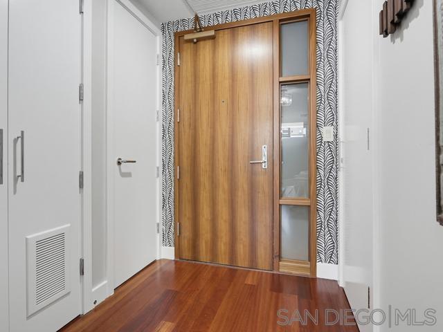 Detail Gallery Image 5 of 46 For 1199  Pacific Hwy  1303, San Diego,  CA 92101 - 1 Beds | 1/1 Baths