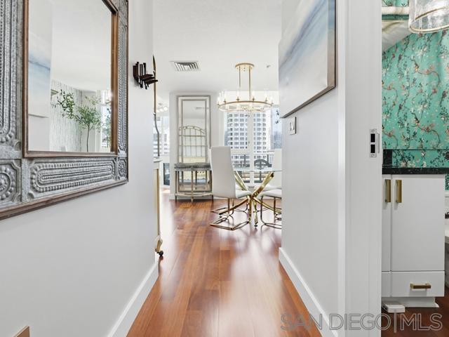 Detail Gallery Image 6 of 46 For 1199  Pacific Hwy  1303, San Diego,  CA 92101 - 1 Beds | 1/1 Baths