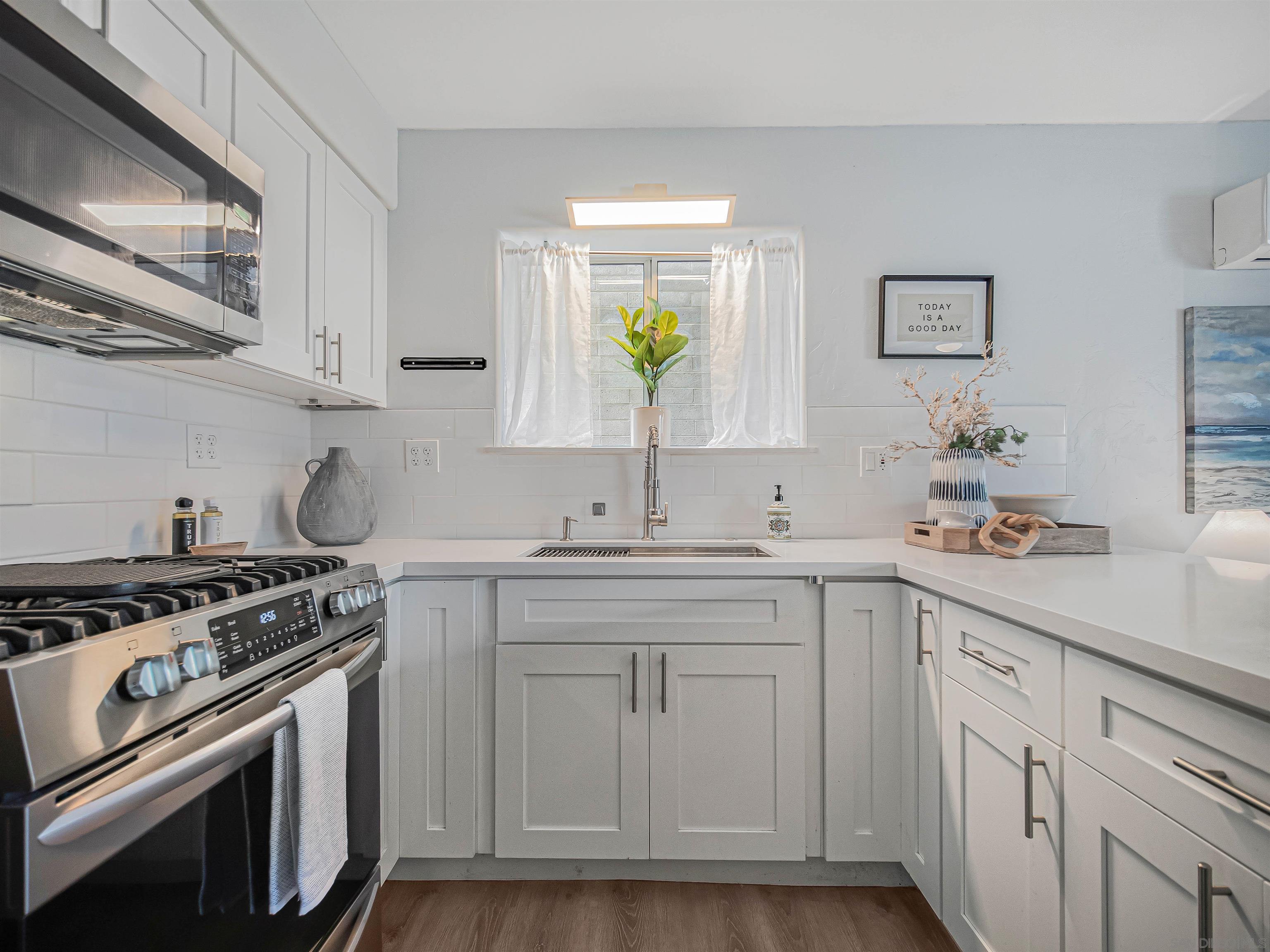 Detail Gallery Image 26 of 45 For 3021-3023  Sterne, San Diego,  CA 92106 - – Beds | – Baths