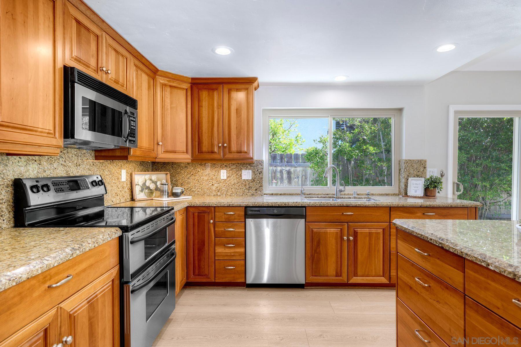 Detail Gallery Image 14 of 44 For 13323  Thunderhead St, San Diego,  CA 92129 - 4 Beds | 2 Baths