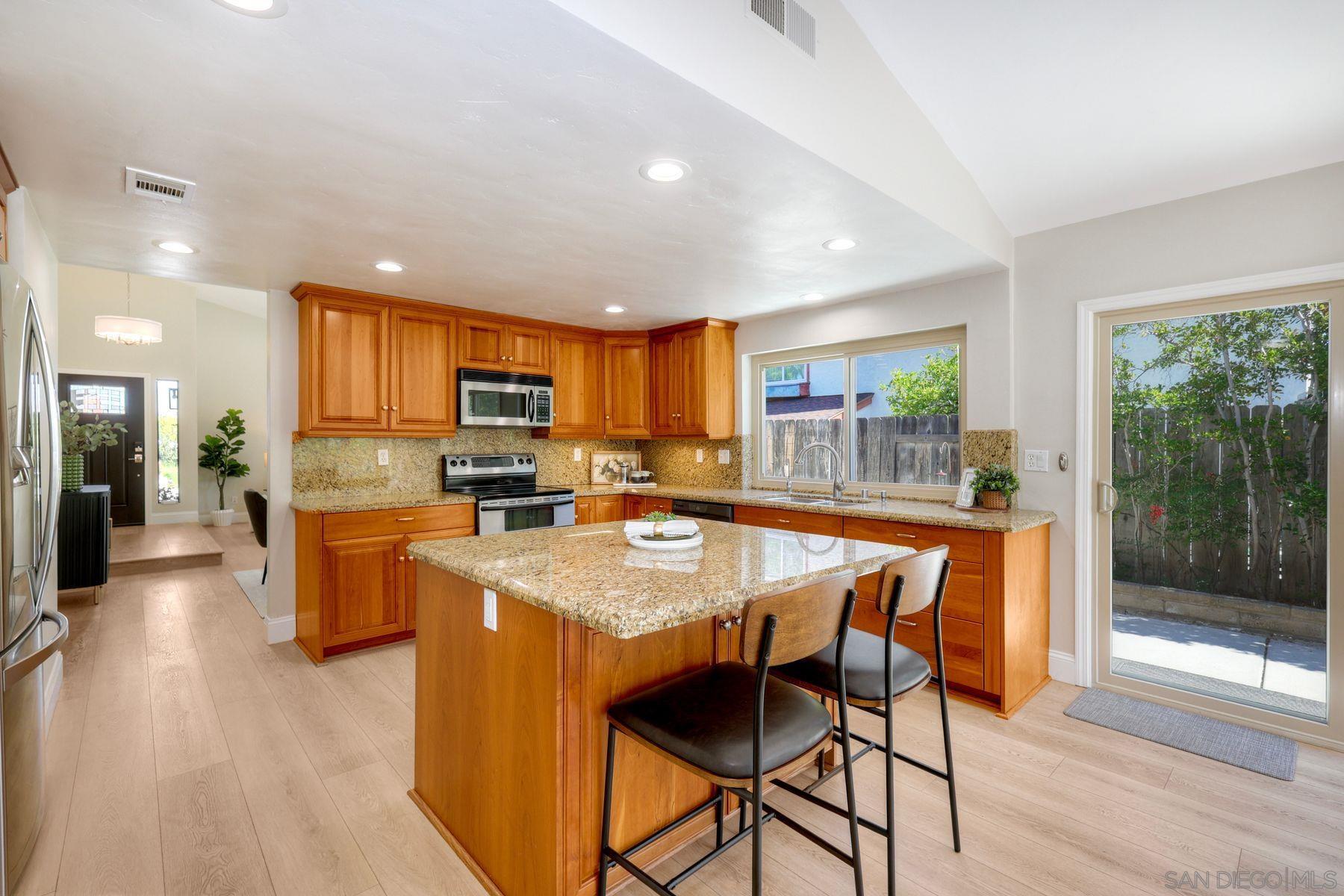 Detail Gallery Image 9 of 44 For 13323  Thunderhead St, San Diego,  CA 92129 - 4 Beds | 2 Baths