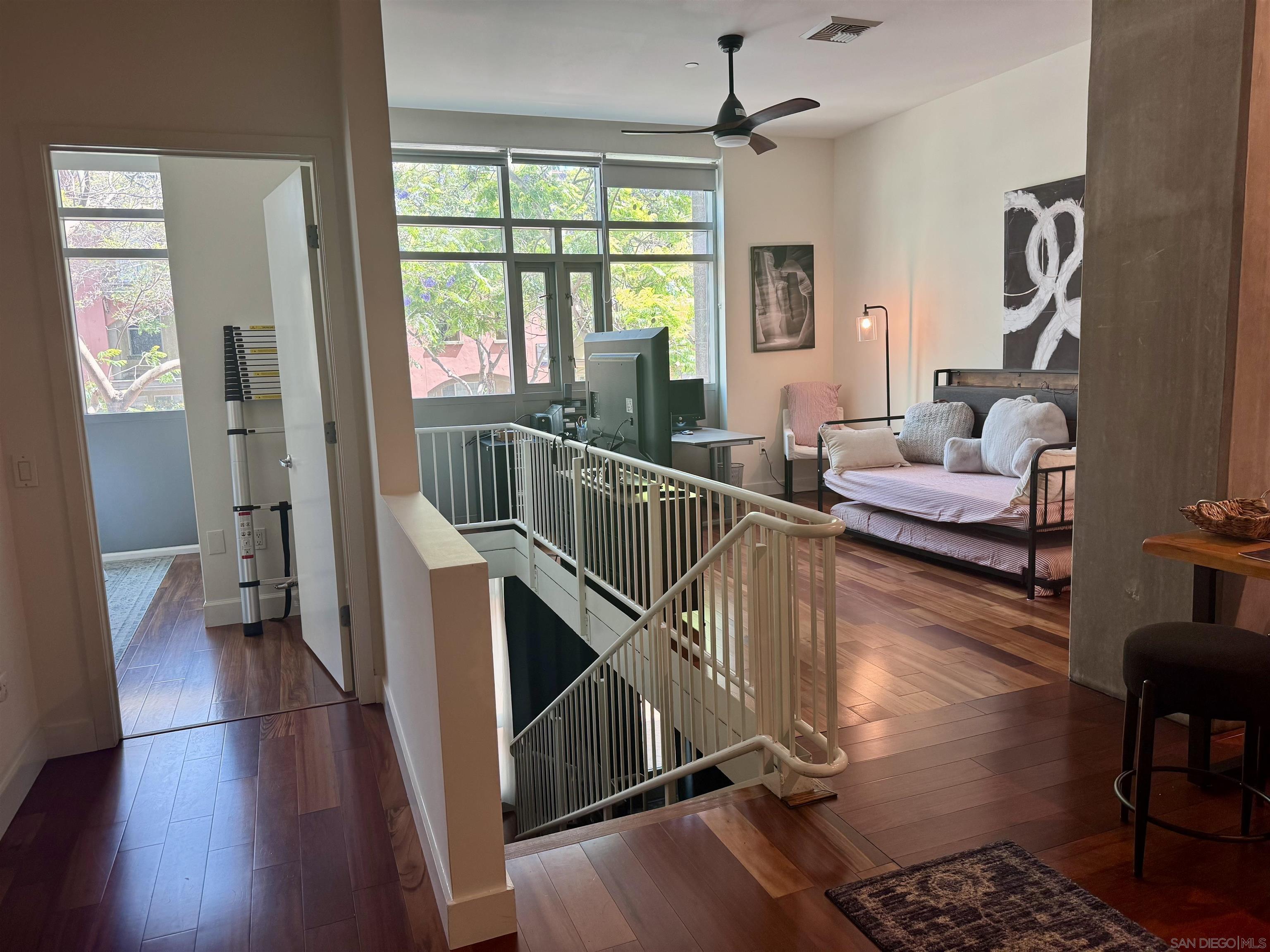 Detail Gallery Image 3 of 21 For 801  Ash St  101, San Diego,  CA 92101 - 2 Beds | 2 Baths