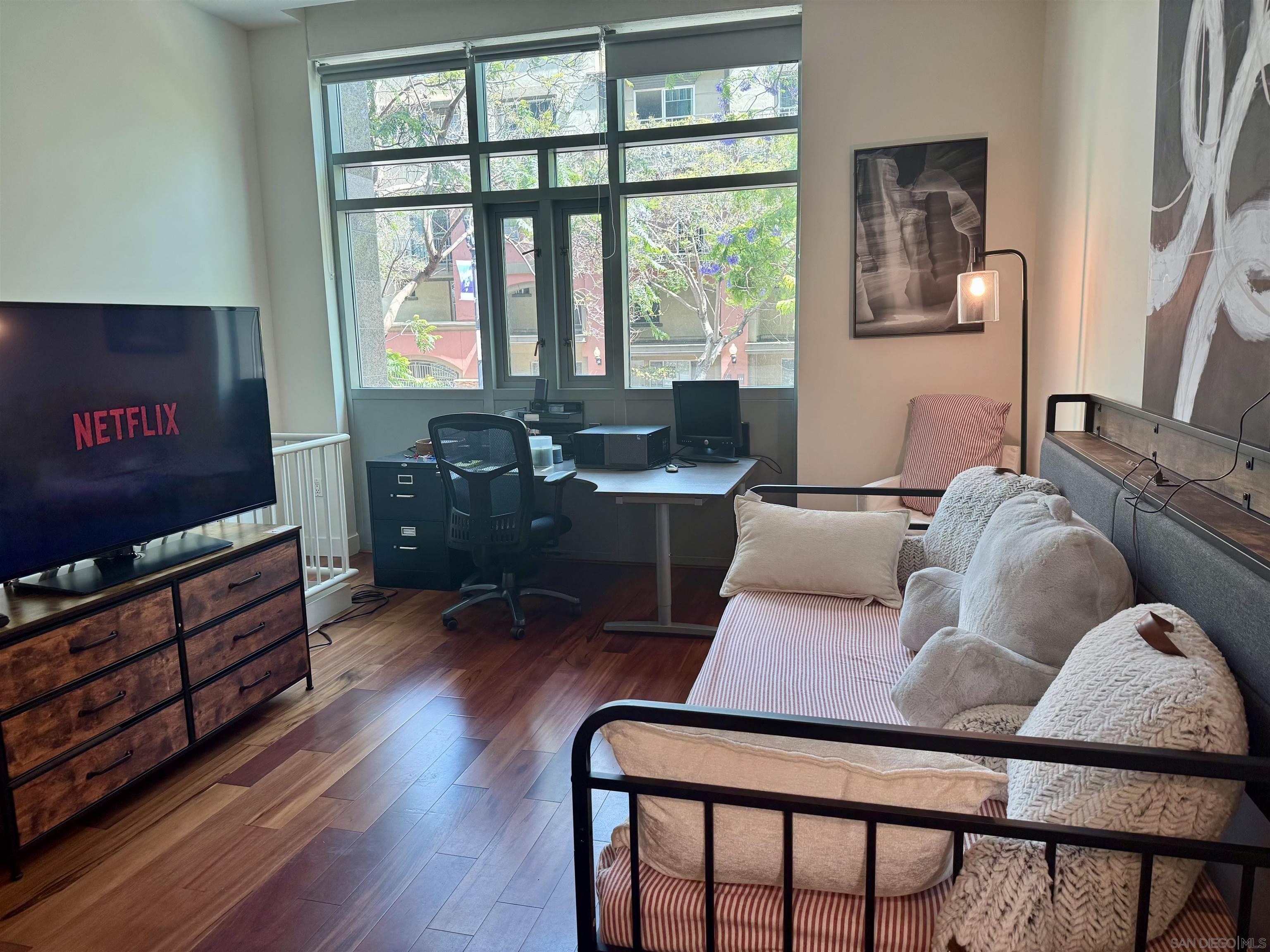 Detail Gallery Image 4 of 21 For 801  Ash St  101, San Diego,  CA 92101 - 2 Beds | 2 Baths