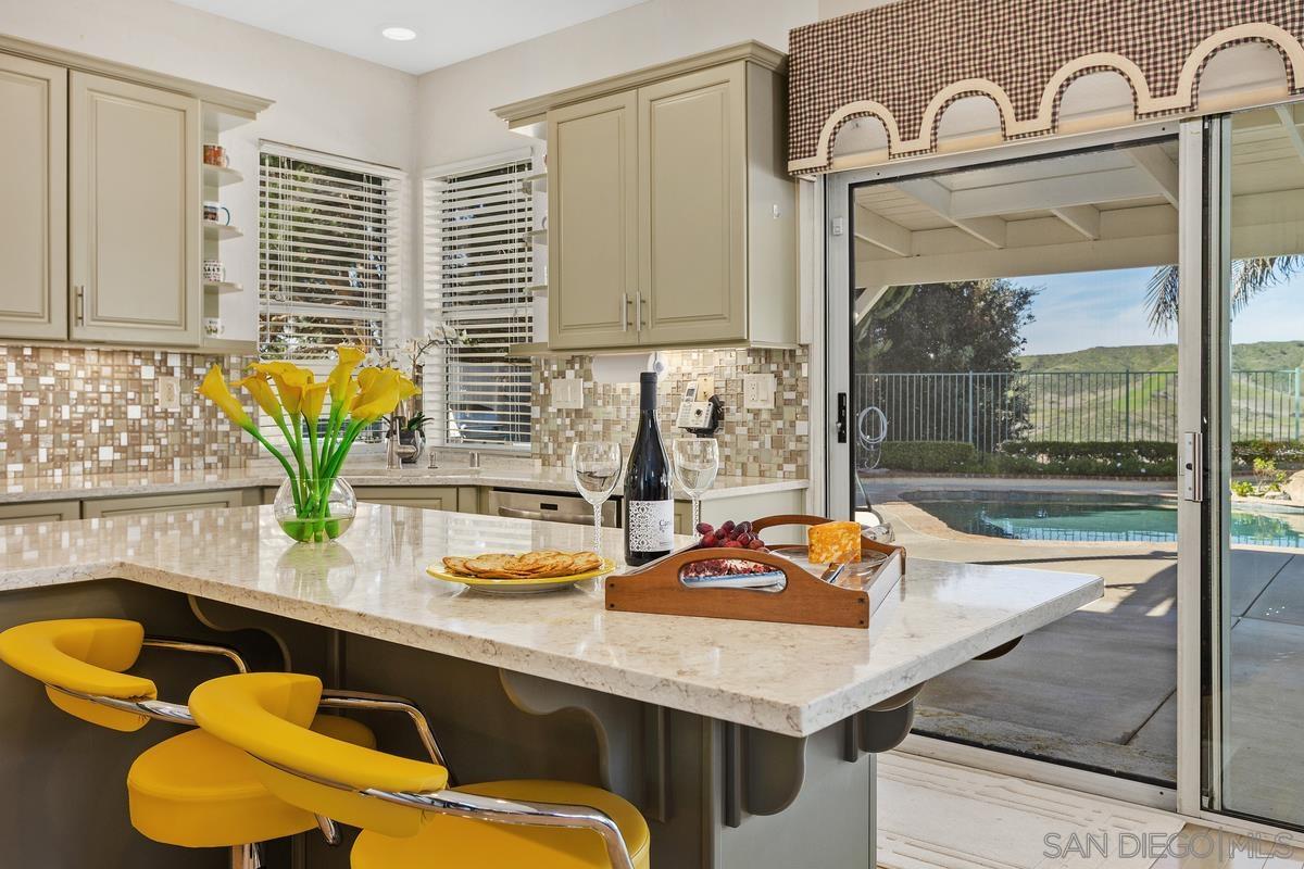 Detail Gallery Image 15 of 43 For 4863  Marblehead Bay Dr, Oceanside,  CA 92057 - 4 Beds | 3 Baths