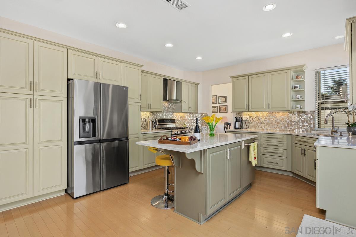 Detail Gallery Image 16 of 43 For 4863  Marblehead Bay Dr, Oceanside,  CA 92057 - 4 Beds | 3 Baths