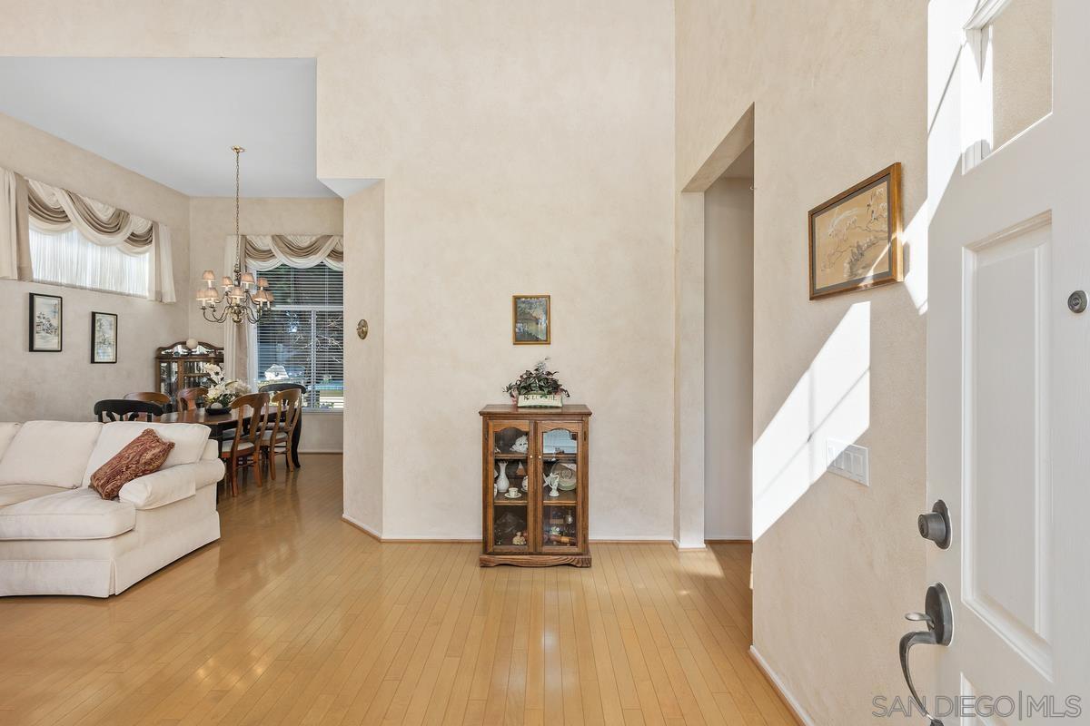 Detail Gallery Image 5 of 43 For 4863  Marblehead Bay Dr, Oceanside,  CA 92057 - 4 Beds | 3 Baths