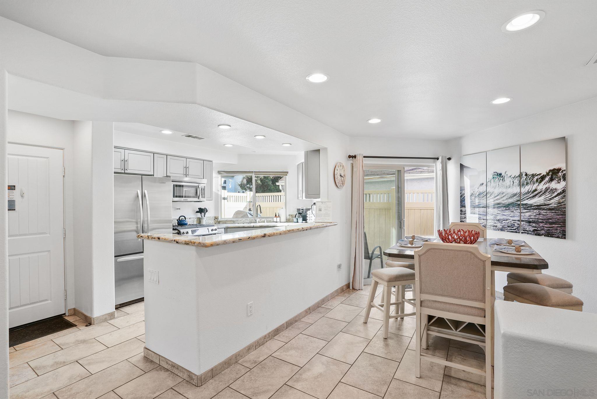 Detail Gallery Image 36 of 73 For 1311-15  Pacific Beach Dr, San Diego,  CA 92109 - – Beds | – Baths