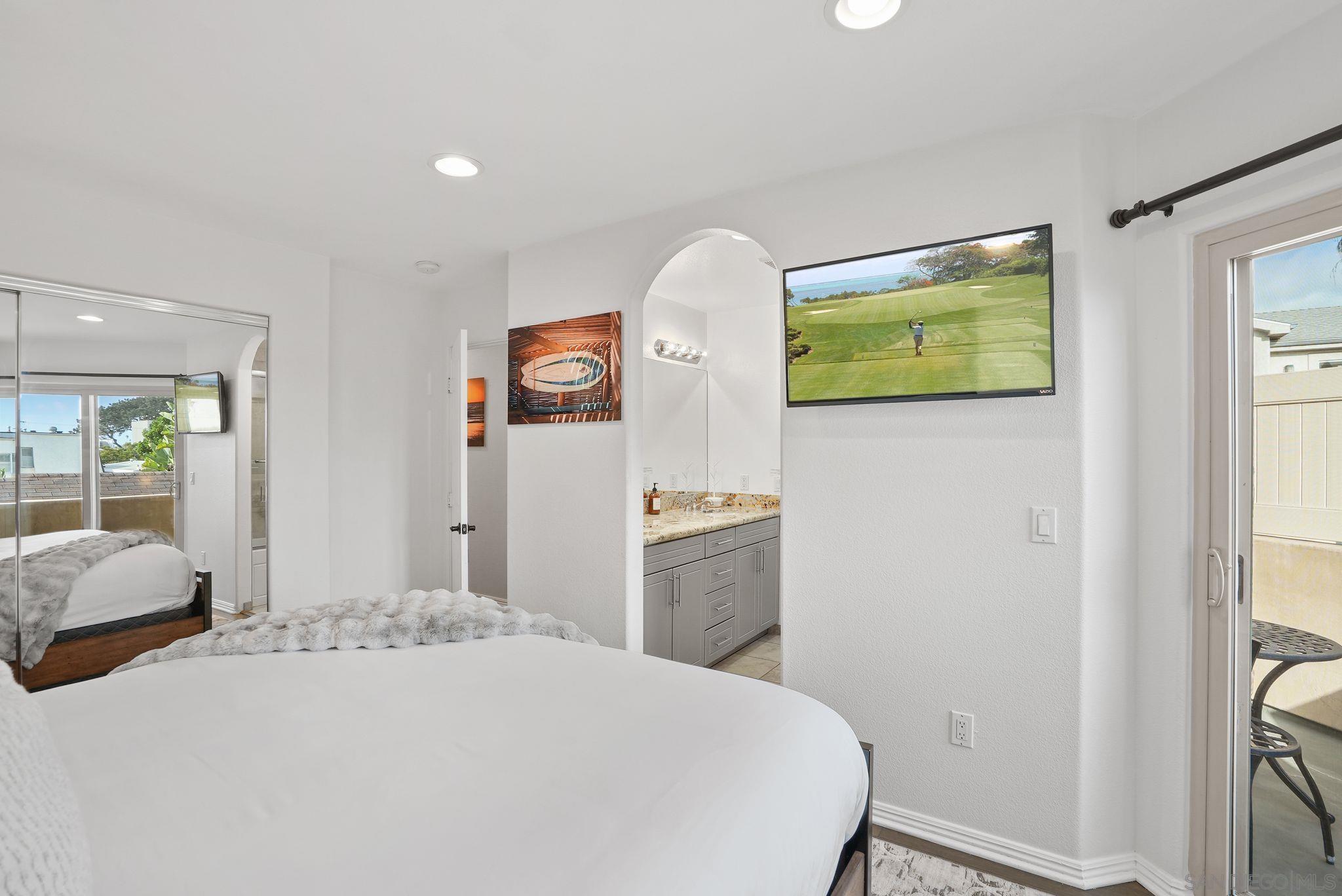 Detail Gallery Image 38 of 73 For 1311-15  Pacific Beach Dr, San Diego,  CA 92109 - – Beds | – Baths