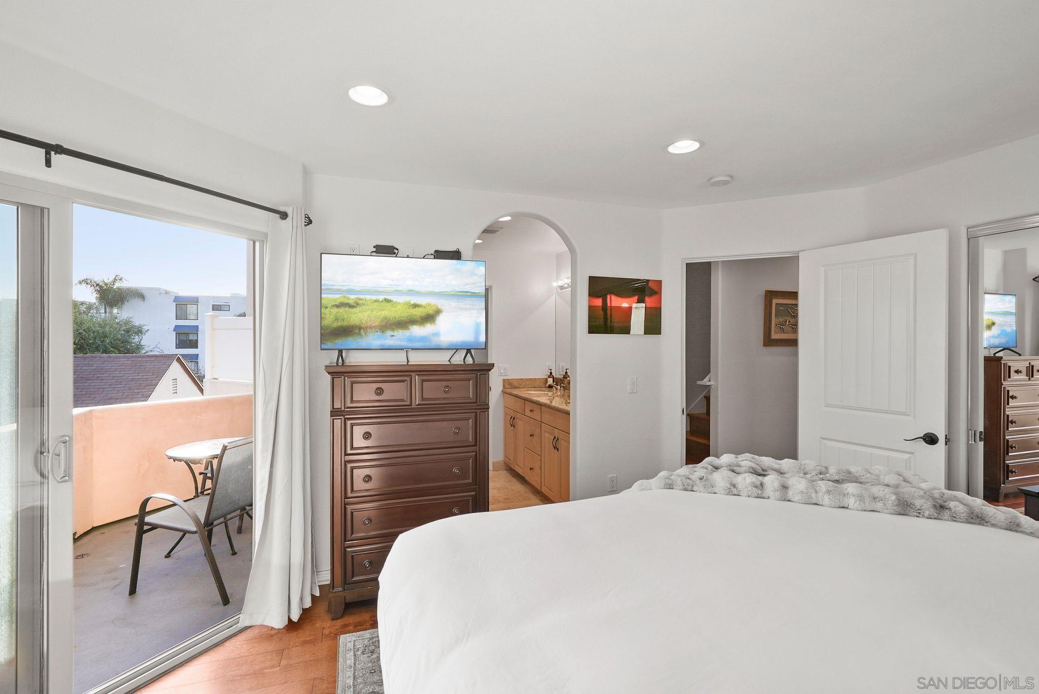 Detail Gallery Image 59 of 73 For 1311-15  Pacific Beach Dr, San Diego,  CA 92109 - – Beds | – Baths
