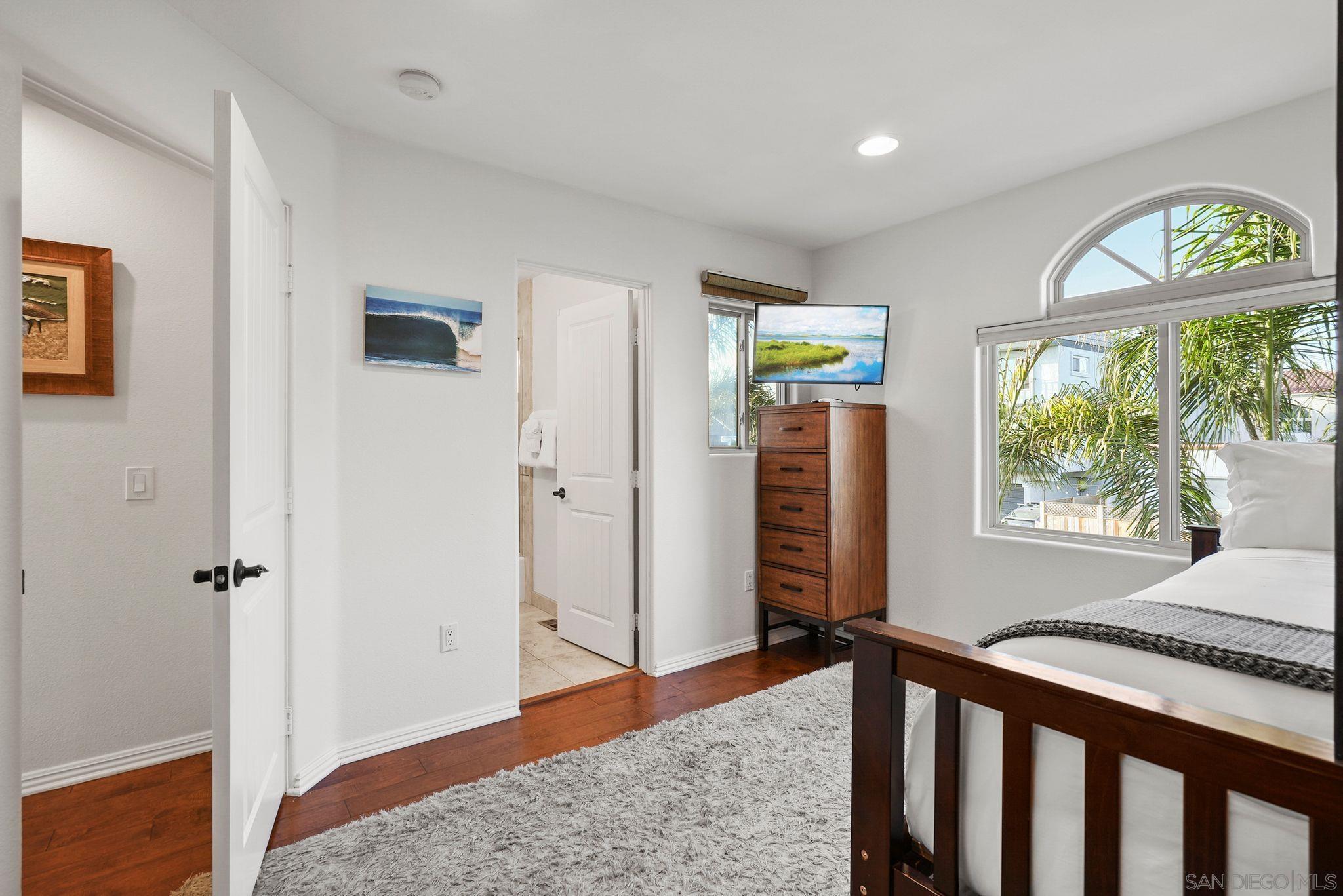 Detail Gallery Image 63 of 73 For 1311-15  Pacific Beach Dr, San Diego,  CA 92109 - – Beds | – Baths