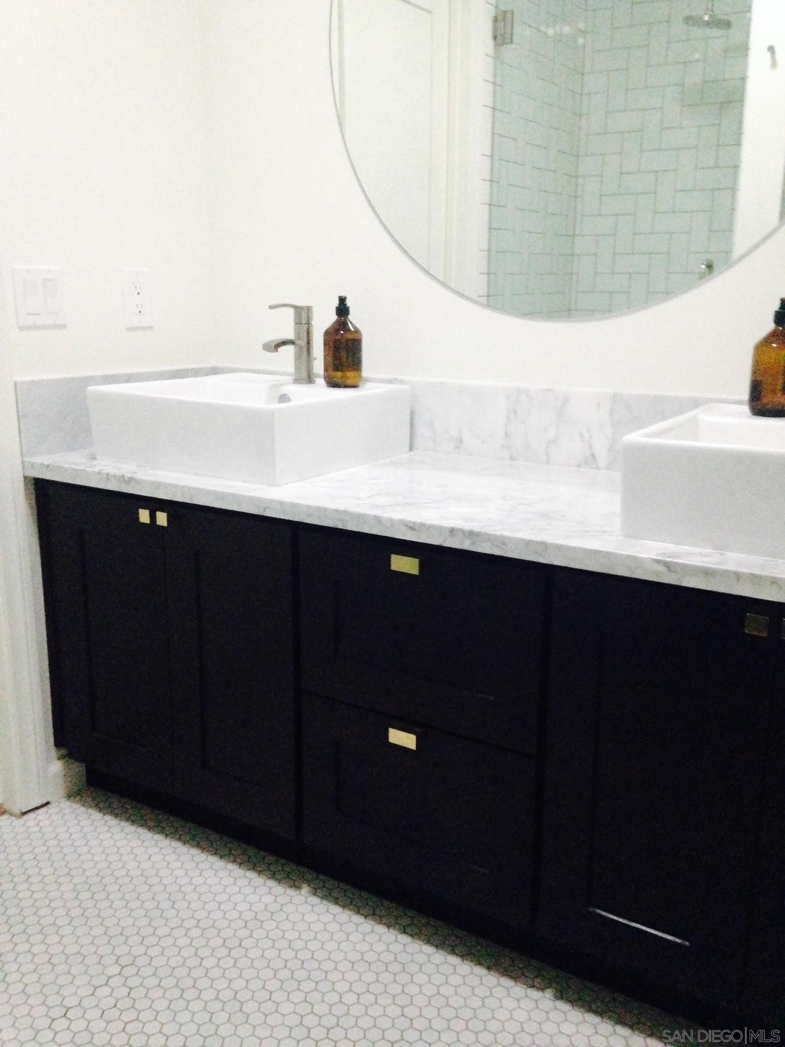 Detail Gallery Image 11 of 19 For 357  Winsome Pl, Encinitas,  CA 92024 - 3 Beds | 2 Baths