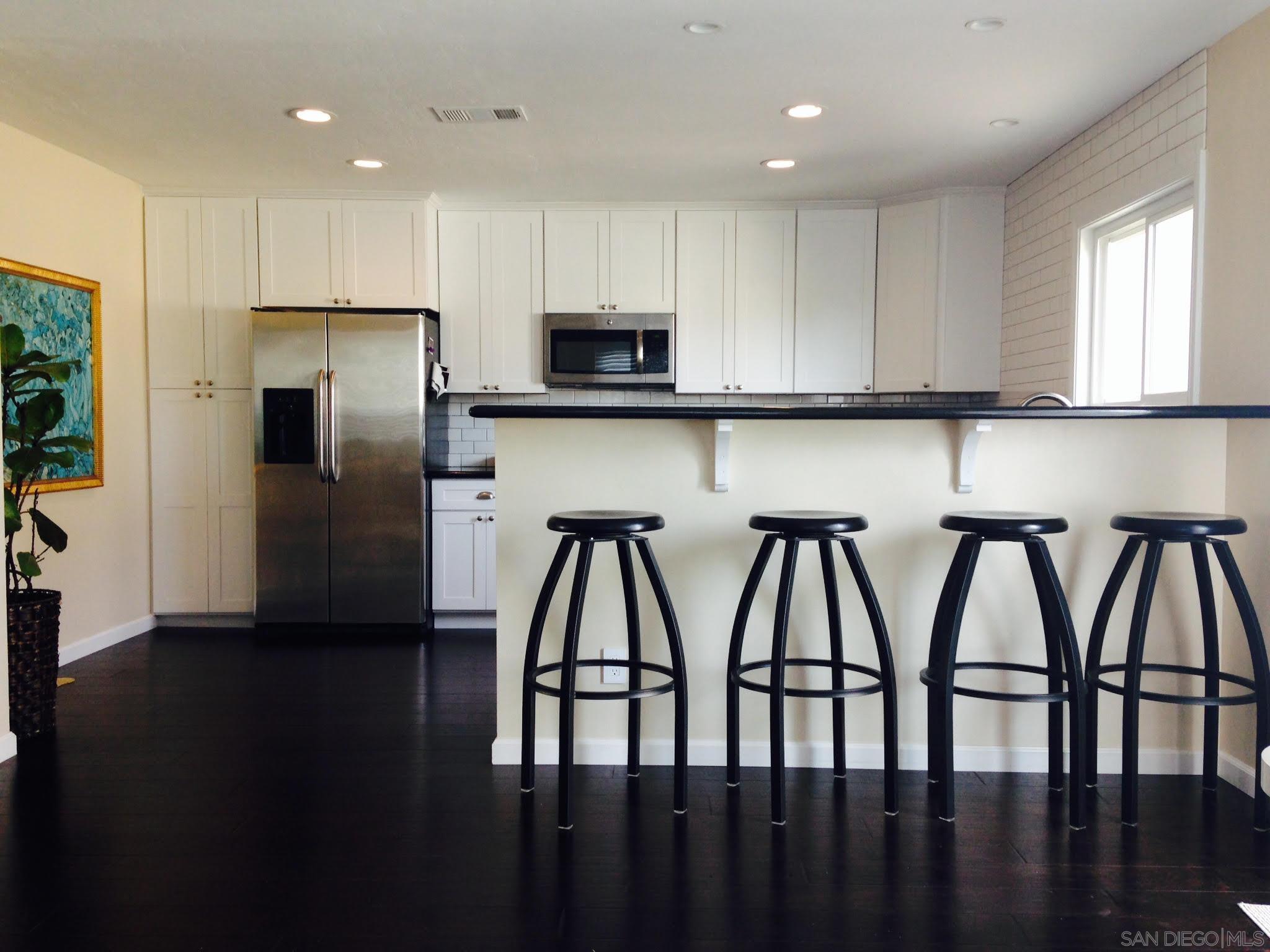 Front Image Thumbnail for SD260006082