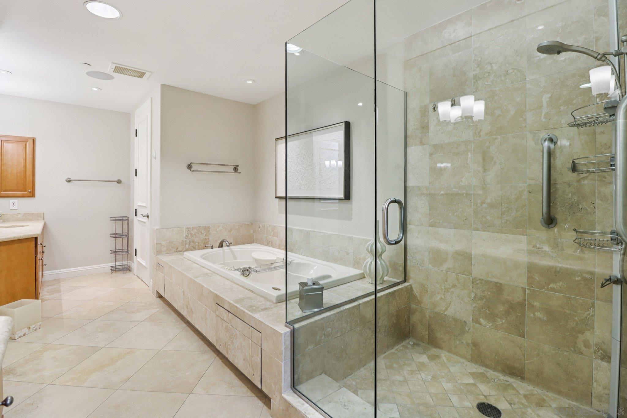 Detail Gallery Image 25 of 61 For 464  Prospect  101, La Jolla,  CA 92037 - 2 Beds | 2/1 Baths