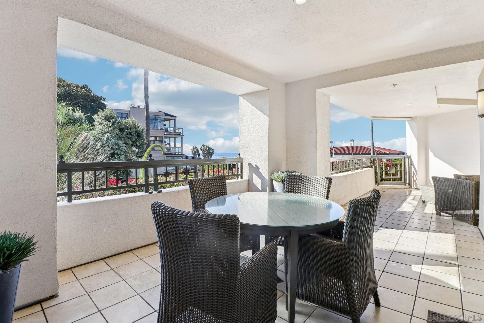 Detail Gallery Image 38 of 61 For 464  Prospect  101, La Jolla,  CA 92037 - 2 Beds | 2/1 Baths