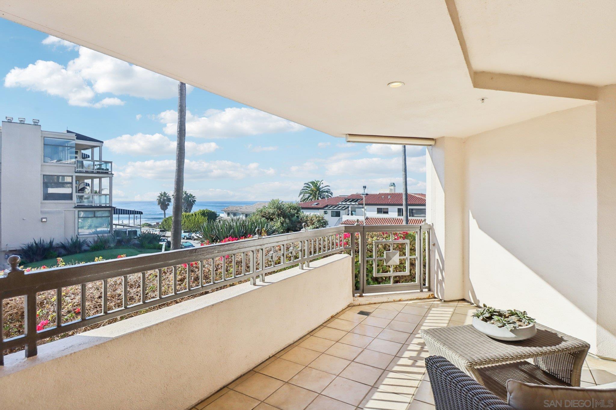 Detail Gallery Image 40 of 61 For 464  Prospect  101, La Jolla,  CA 92037 - 2 Beds | 2/1 Baths