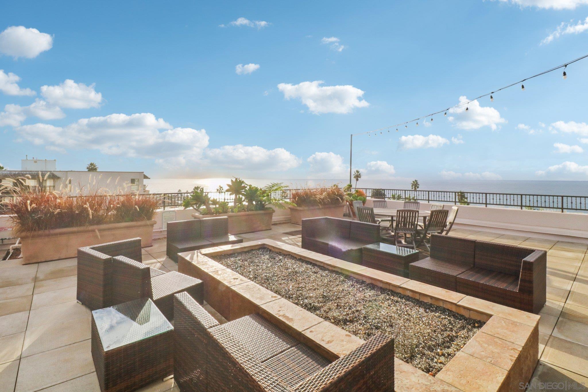 Detail Gallery Image 51 of 61 For 464  Prospect  101, La Jolla,  CA 92037 - 2 Beds | 2/1 Baths