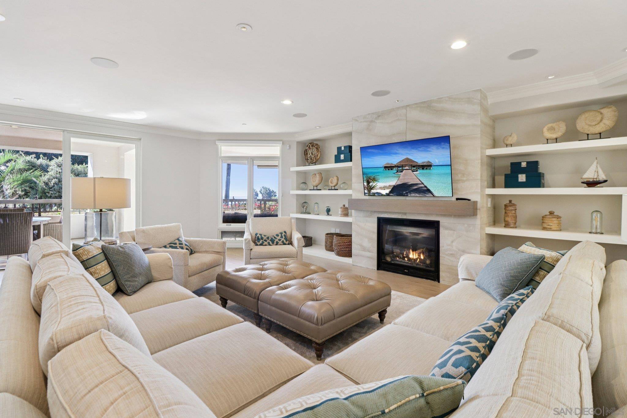 Detail Gallery Image 9 of 61 For 464  Prospect  101, La Jolla,  CA 92037 - 2 Beds | 2/1 Baths