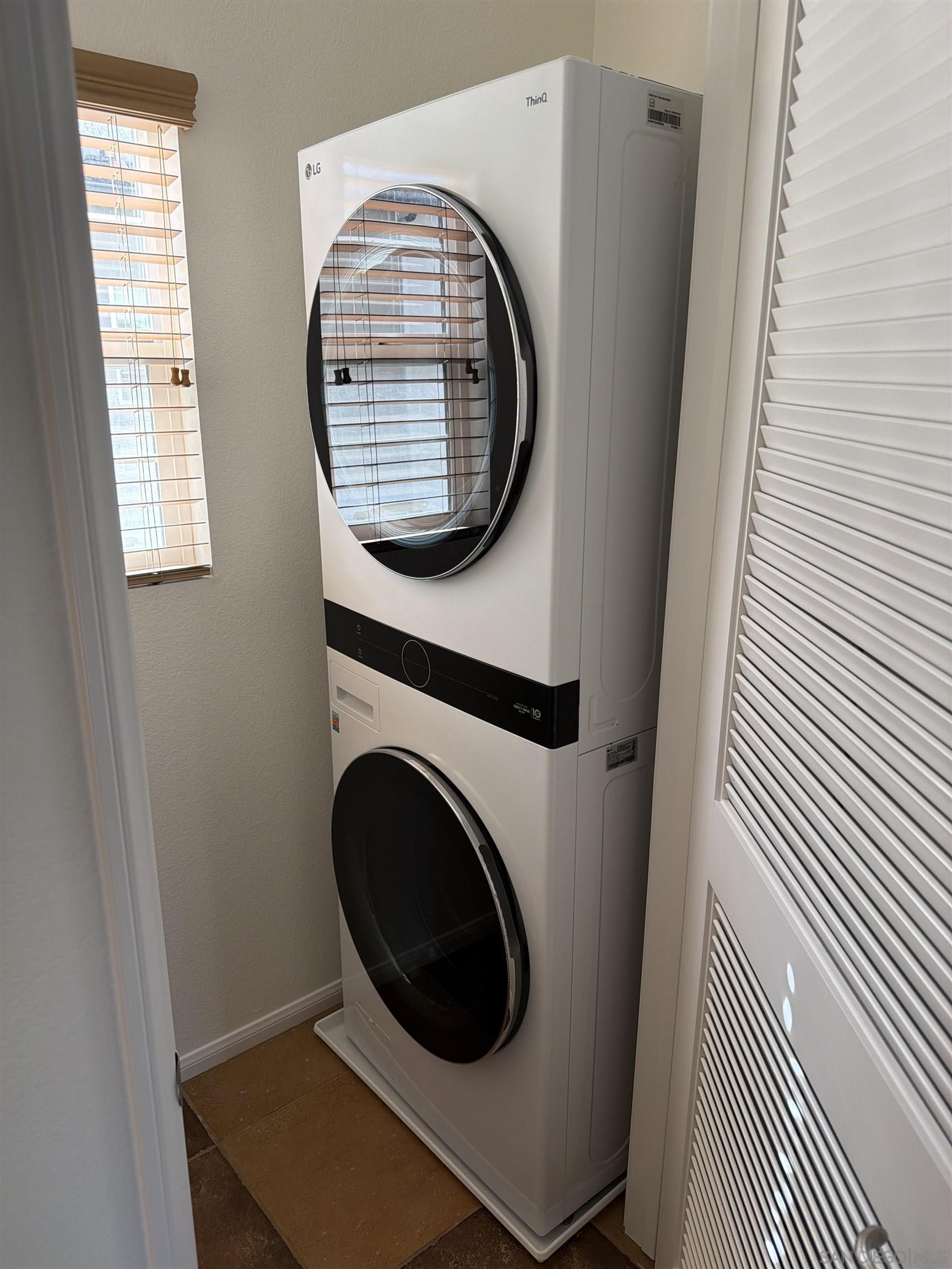 Detail Gallery Image 6 of 30 For 10551  Sanshey Lane  132, San Diego,  CA 92127 - 2 Beds | 2 Baths