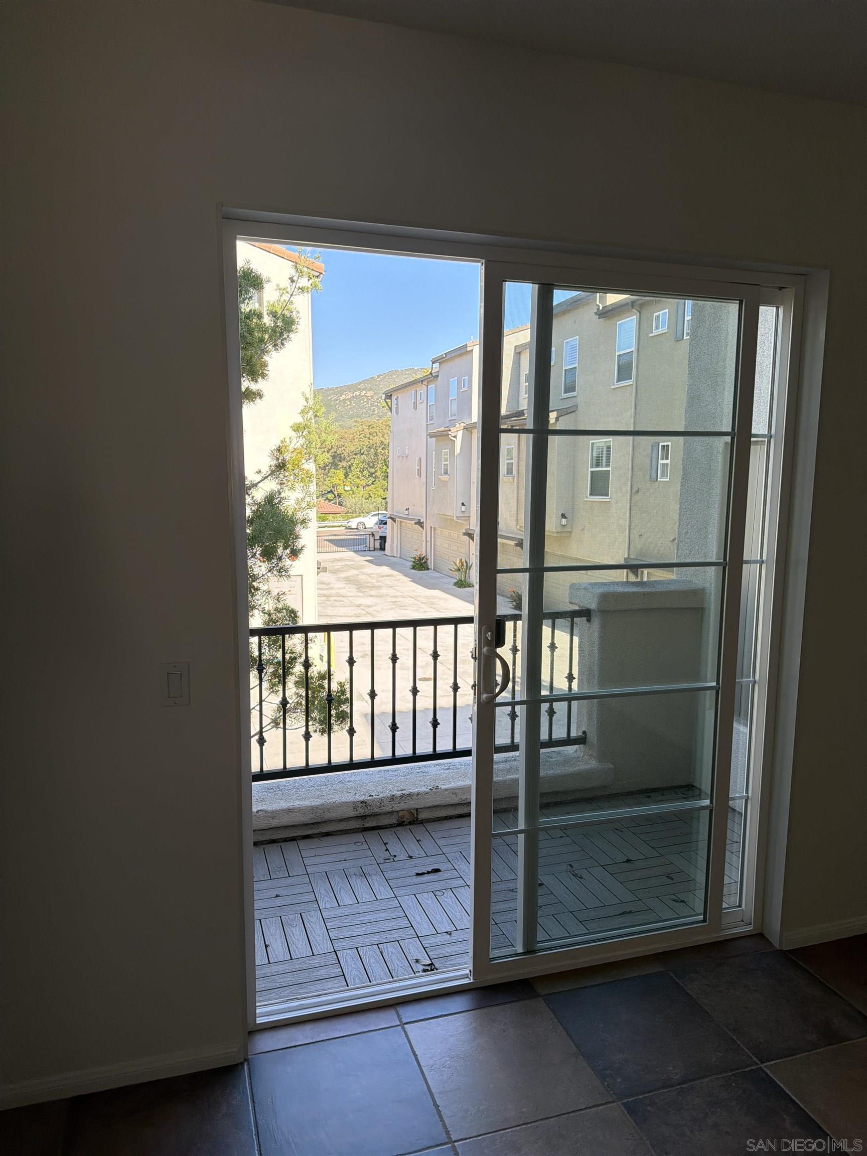 Detail Gallery Image 7 of 30 For 10551  Sanshey Lane  132, San Diego,  CA 92127 - 2 Beds | 2 Baths