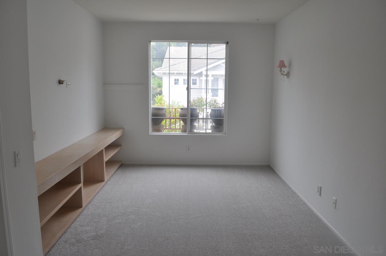 Detail Gallery Image 14 of 26 For 6135  Glenchester Row, La Jolla,  CA 92037 - 4 Beds | 2/1 Baths