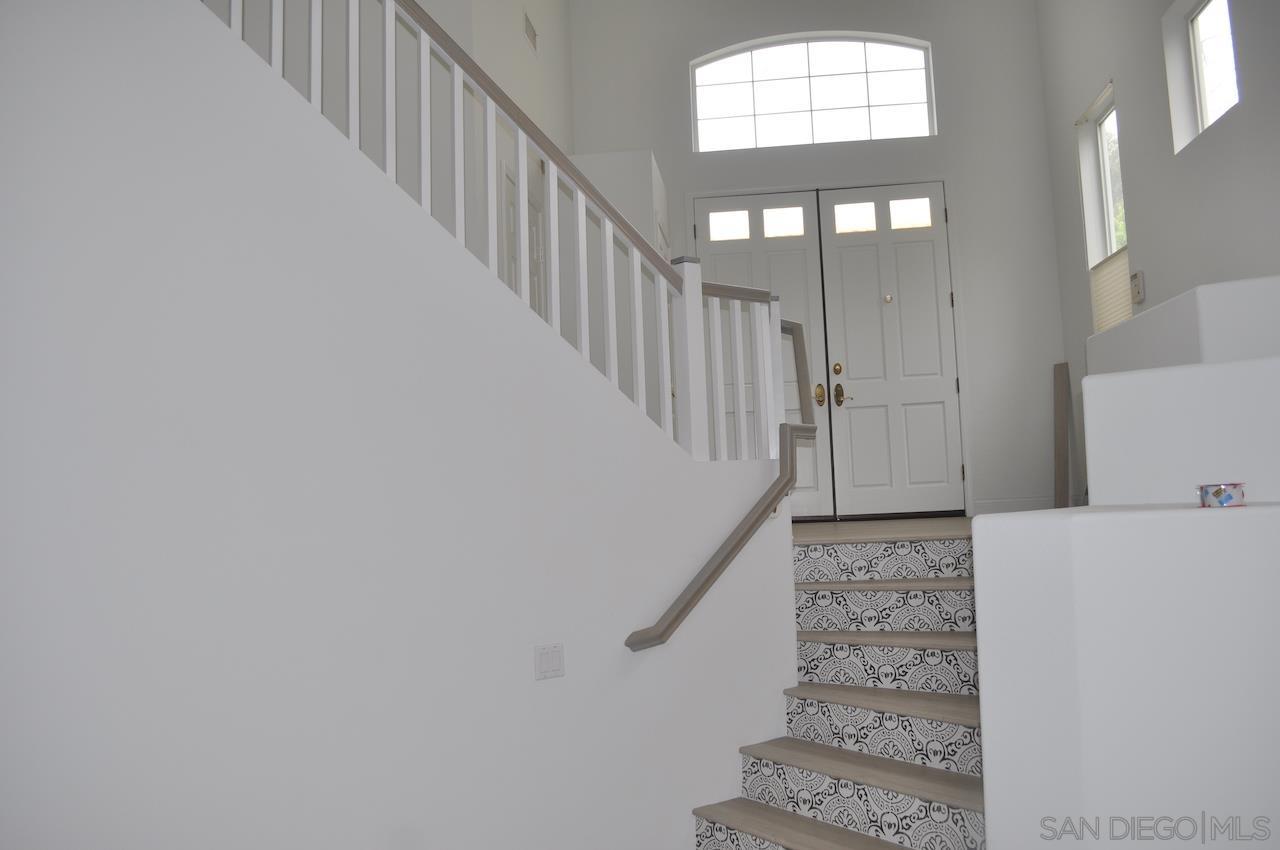 Detail Gallery Image 19 of 26 For 6135  Glenchester Row, La Jolla,  CA 92037 - 4 Beds | 2/1 Baths