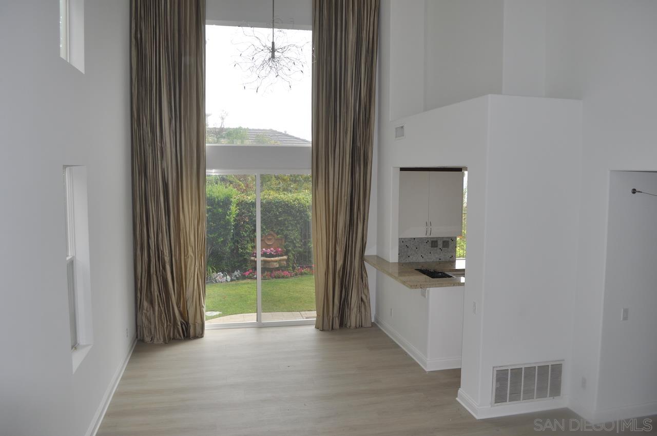 Detail Gallery Image 22 of 26 For 6135  Glenchester Row, La Jolla,  CA 92037 - 4 Beds | 2/1 Baths