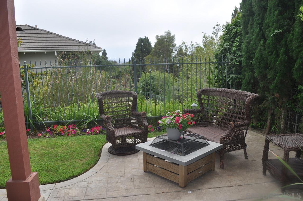 Detail Gallery Image 5 of 26 For 6135  Glenchester Row, La Jolla,  CA 92037 - 4 Beds | 2/1 Baths