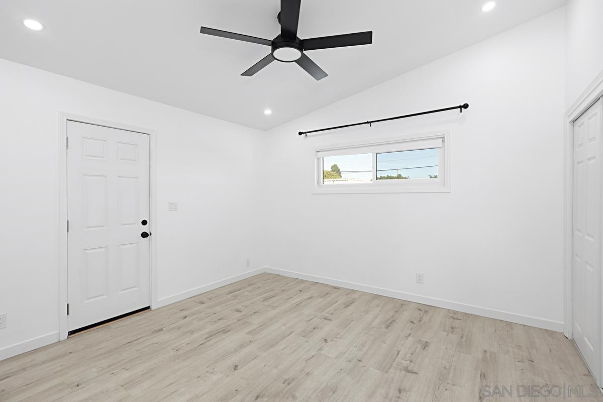 Detail Gallery Image 11 of 15 For 3031  Murray Ridge Rd, San Diego,  CA 92123 - 3 Beds | 2 Baths