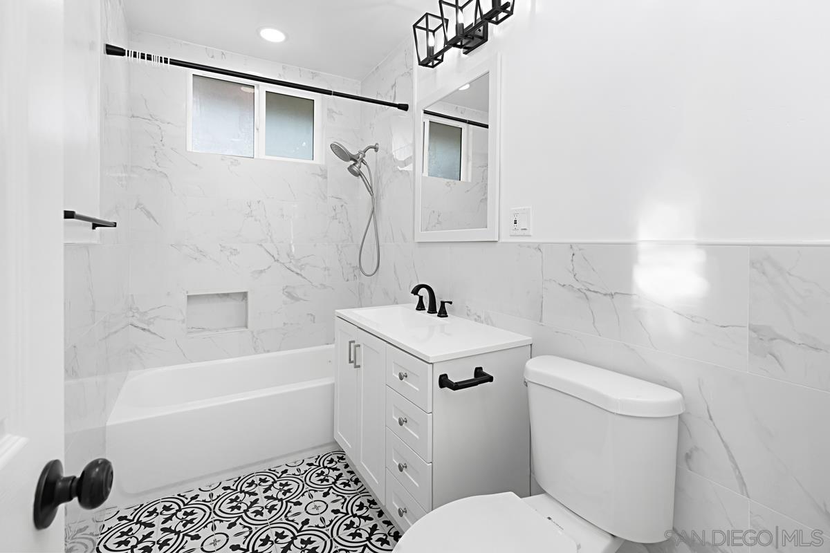 Detail Gallery Image 10 of 15 For 3031  Murray Ridge Rd, San Diego,  CA 92123 - 3 Beds | 2 Baths