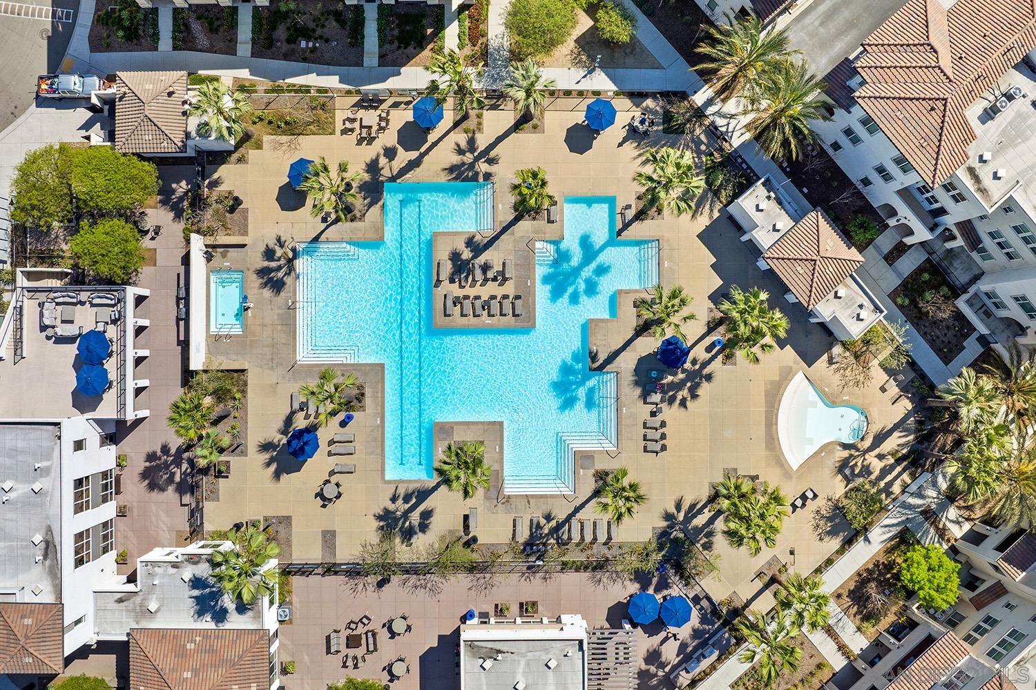 Detail Gallery Image 2 of 44 For 5230  Calle Rockfish  #99,  San Diego,  CA 92154 - 3 Beds | 2/1 Baths