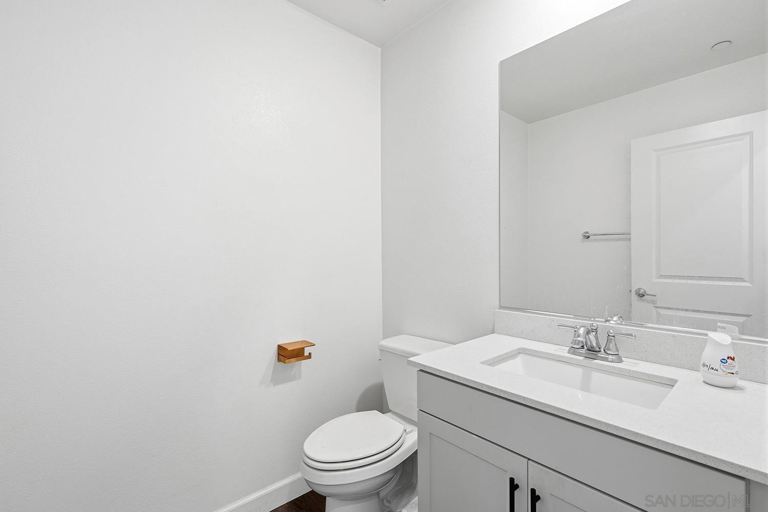 Detail Gallery Image 16 of 44 For 5230  Calle Rockfish  #99,  San Diego,  CA 92154 - 3 Beds | 2/1 Baths