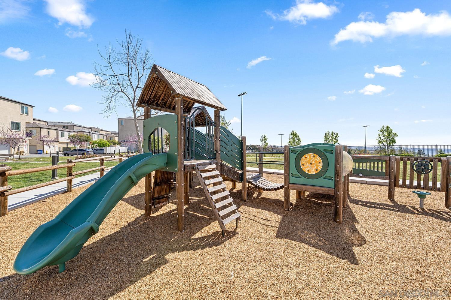 Detail Gallery Image 34 of 44 For 5230  Calle Rockfish  #99,  San Diego,  CA 92154 - 3 Beds | 2/1 Baths