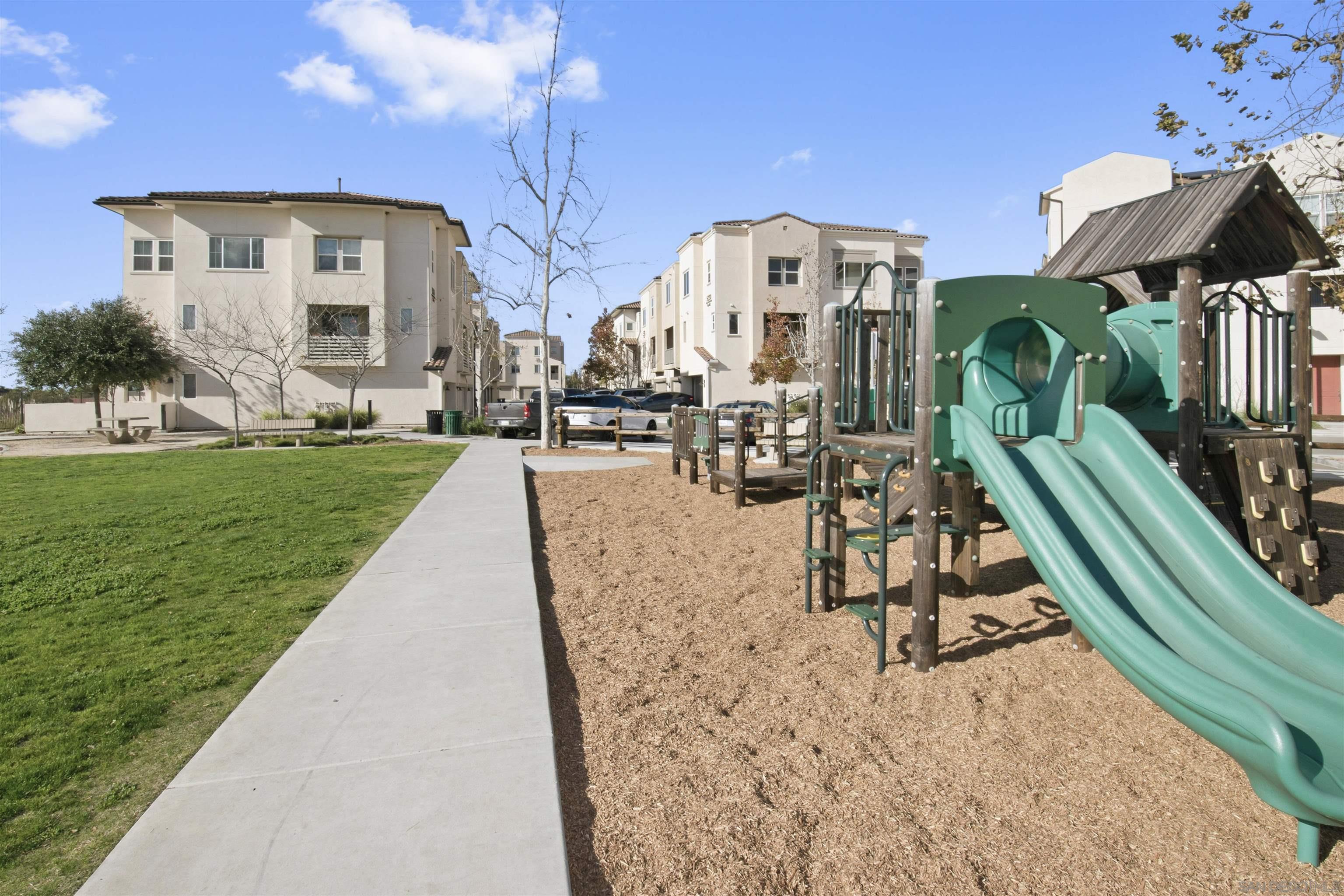 Detail Gallery Image 36 of 44 For 5230  Calle Rockfish  #99,  San Diego,  CA 92154 - 3 Beds | 2/1 Baths