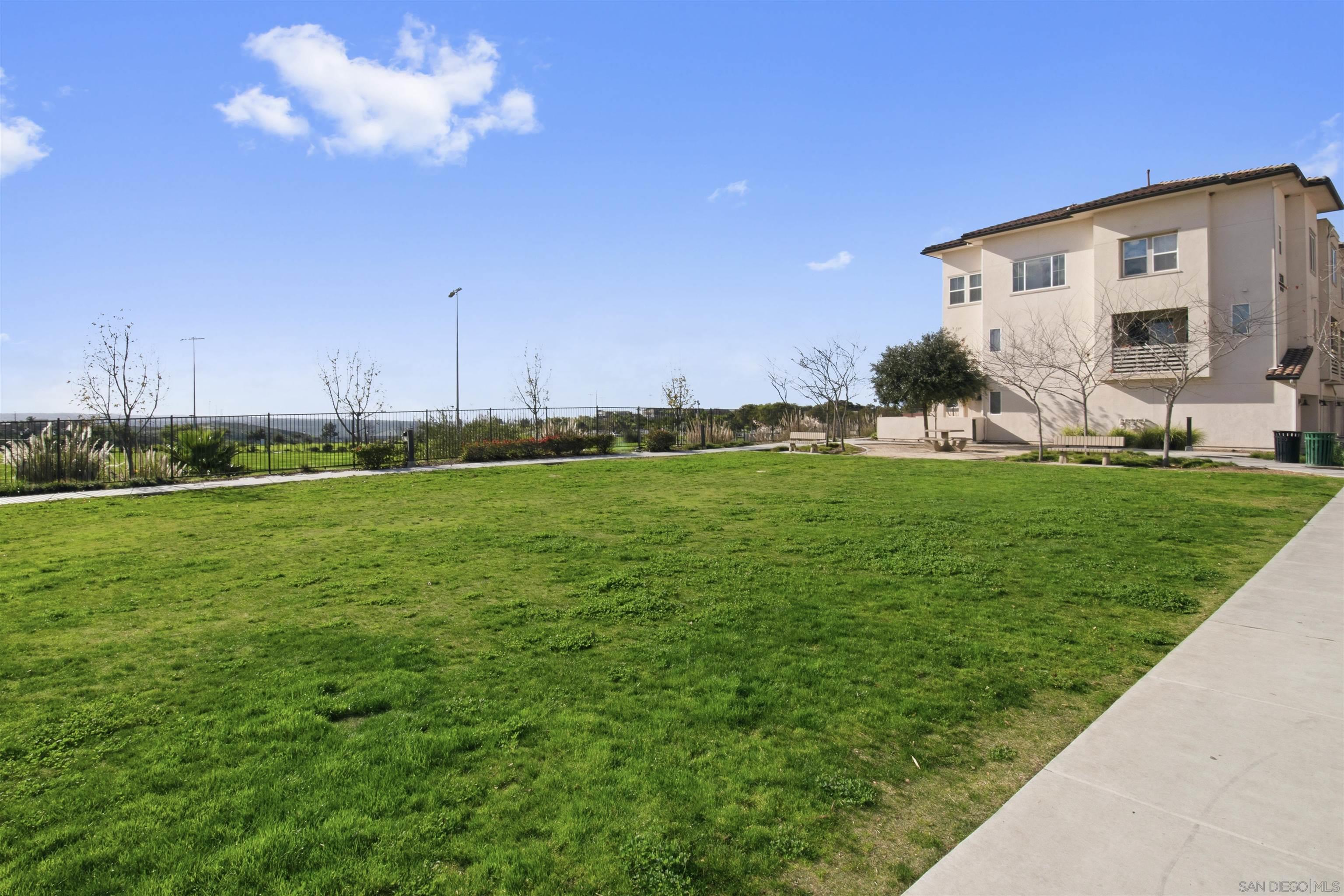 Detail Gallery Image 37 of 44 For 5230  Calle Rockfish  #99,  San Diego,  CA 92154 - 3 Beds | 2/1 Baths